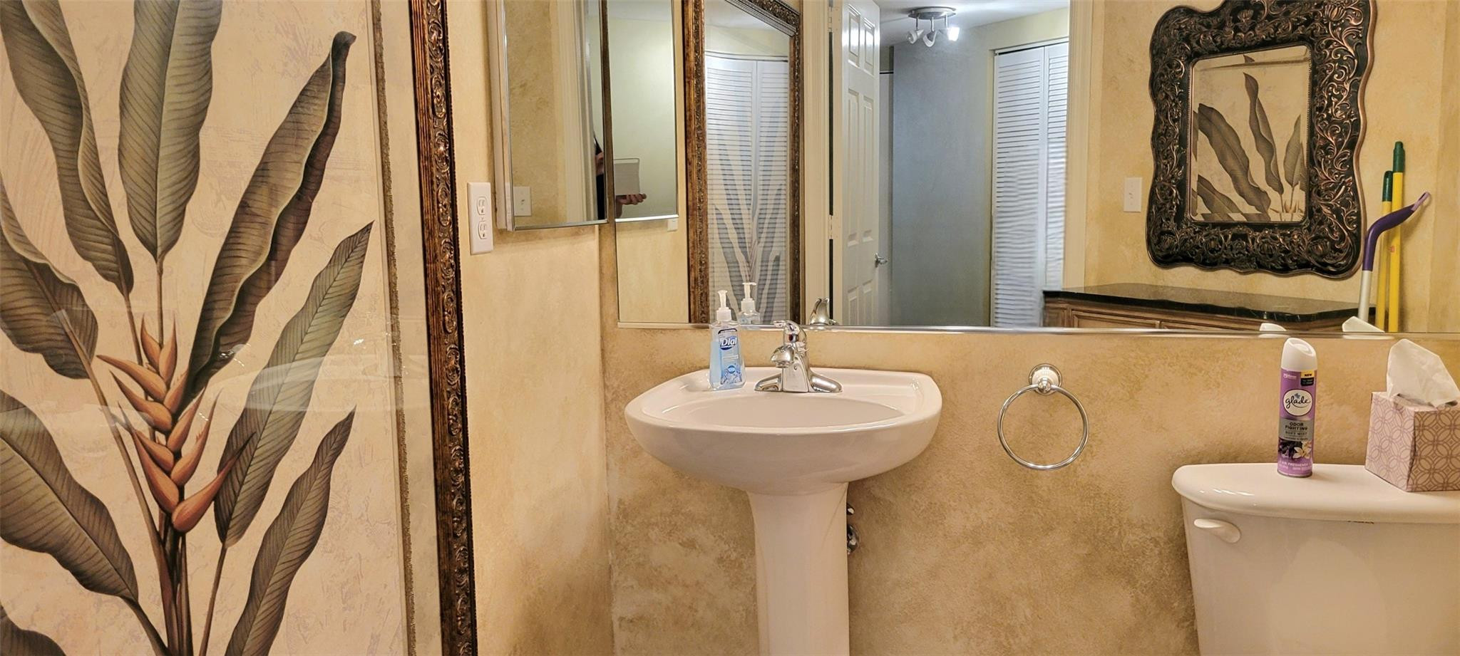 2080 S Ocean Drive 902 Property Photo 17