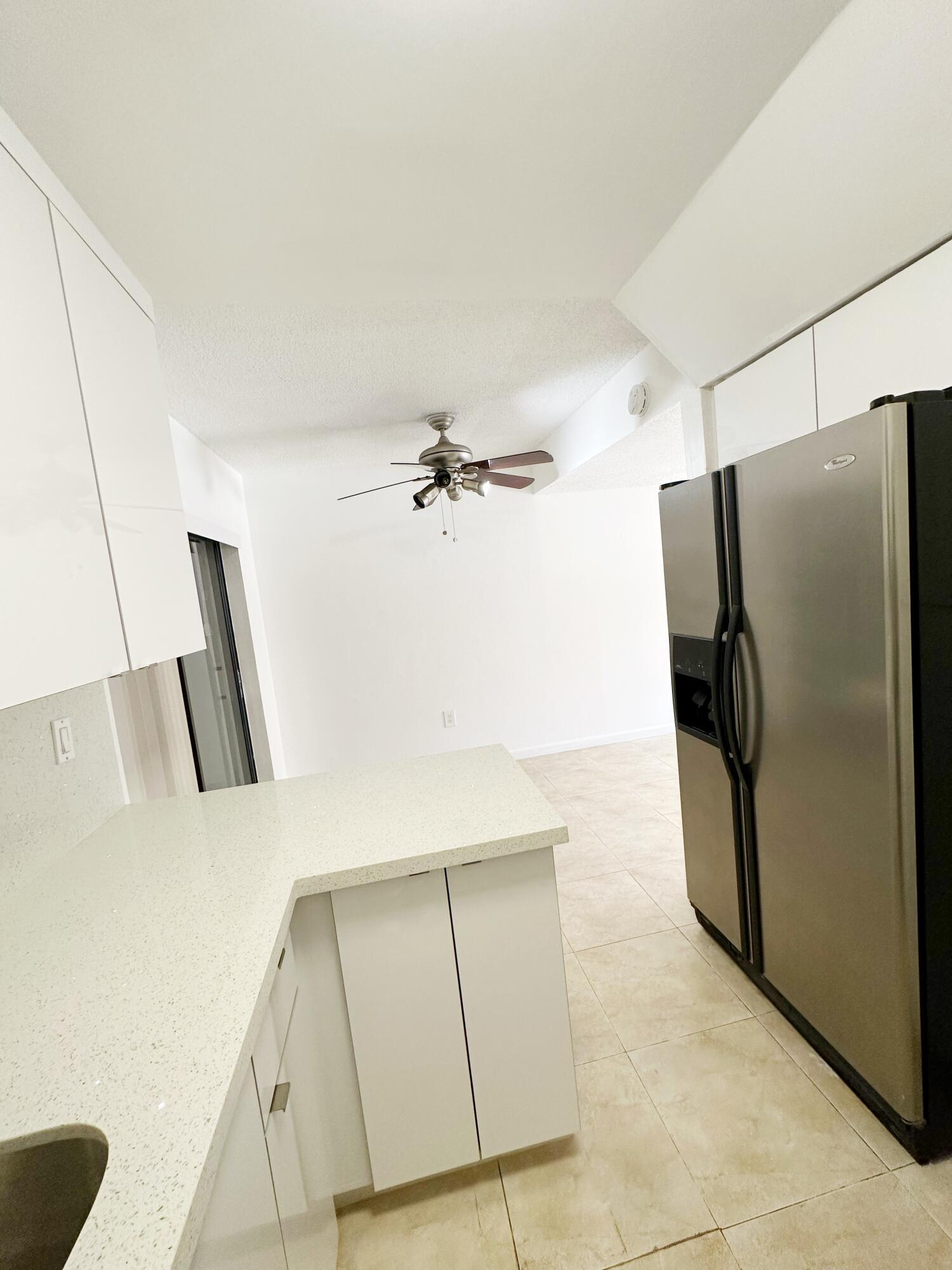 1701 W 42nd Place 43 Property Photo 33