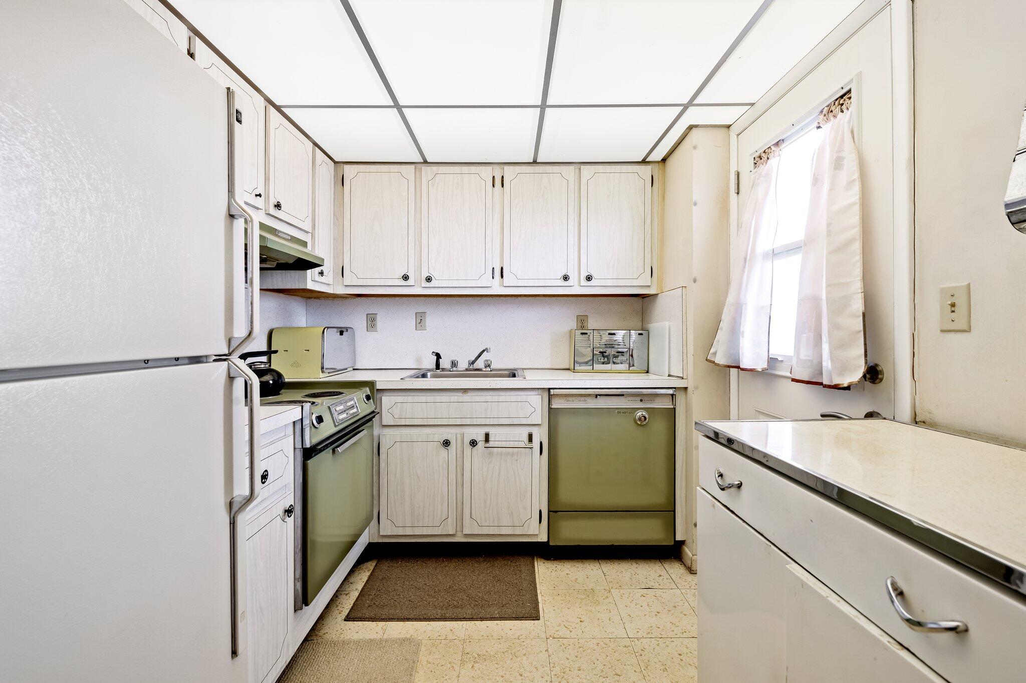 310 S Ocean Boulevard 2040 Property Photo 6