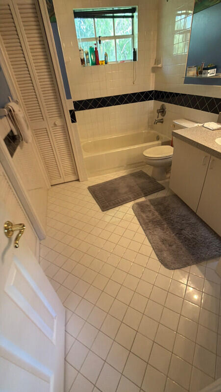 827 Squire Drive Property Photo 2