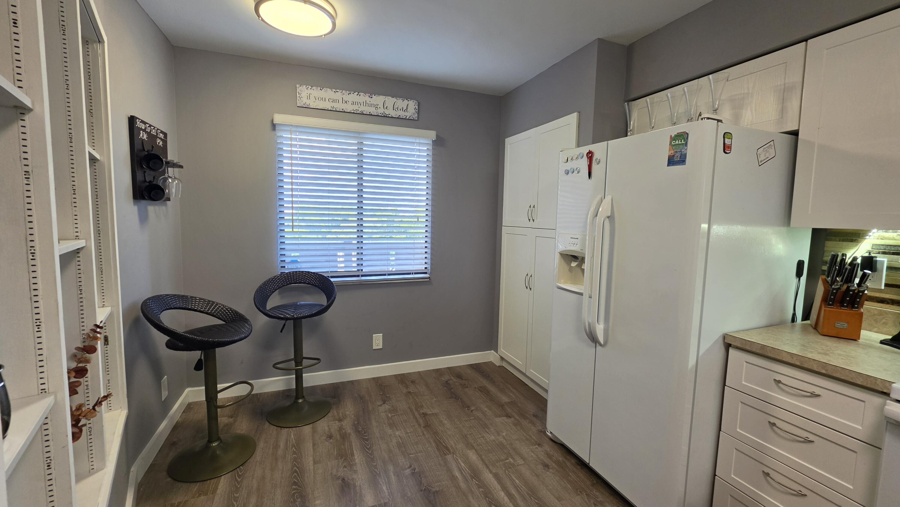 2206 S Cypress Bend Drive 504 Property Photo 6