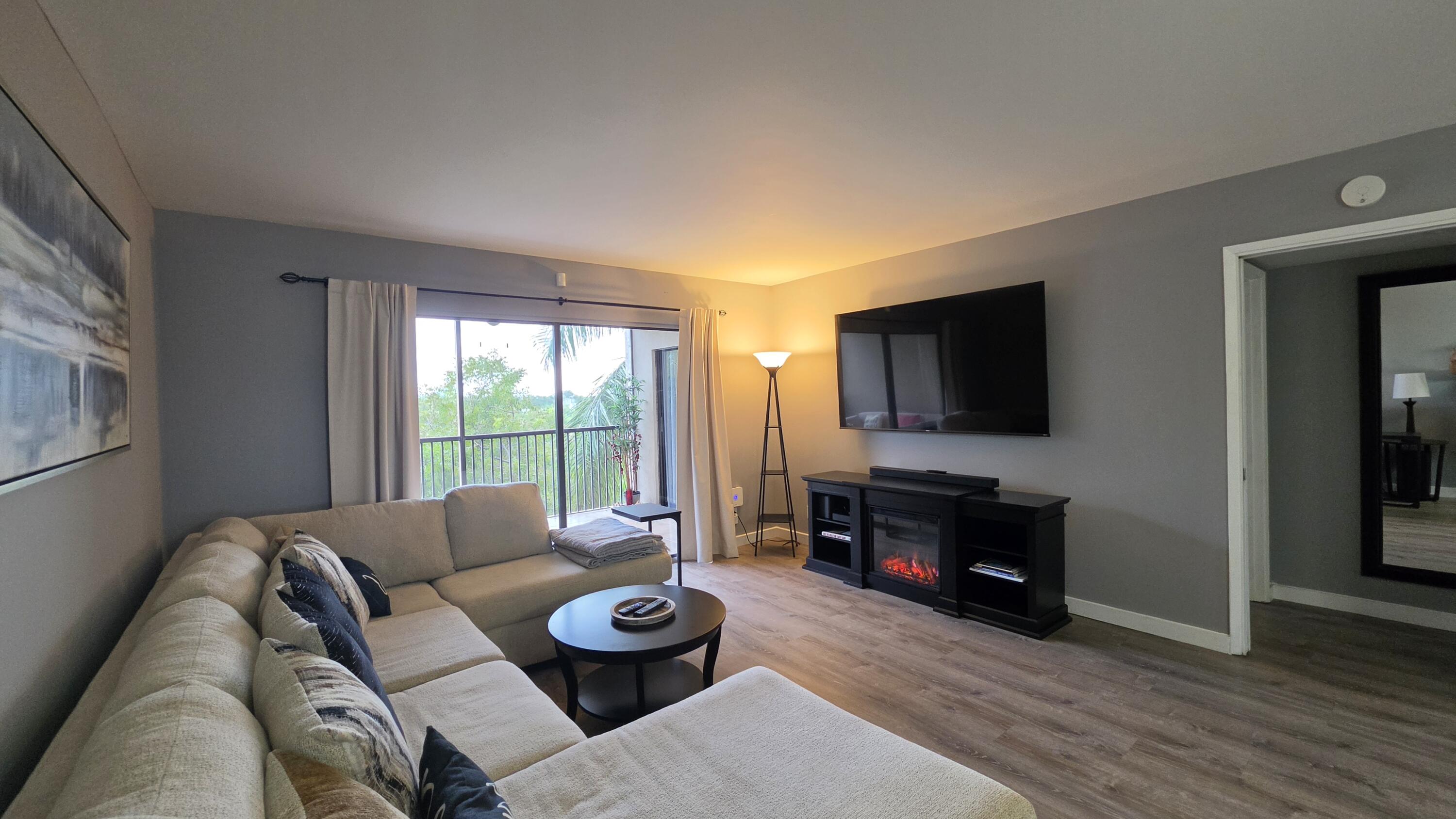 2206 S Cypress Bend Drive 504 Property Photo 10