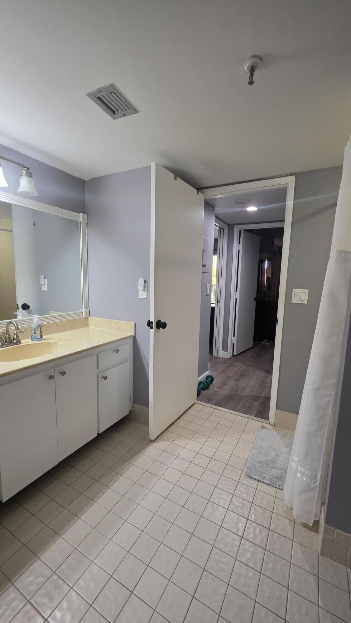 2206 S Cypress Bend Drive 504 Property Photo 25