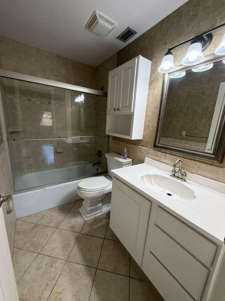 2050 Oleander Boulevard 2-202 Property Photo 5