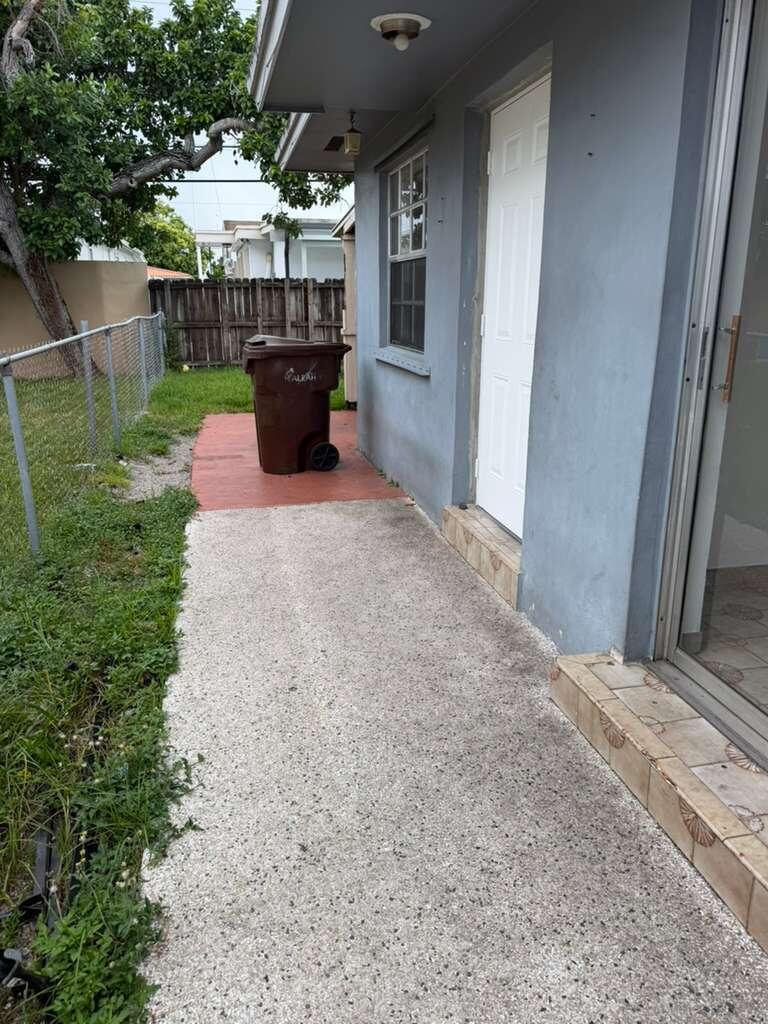 4796 E 10th Avenue Property Photo 1