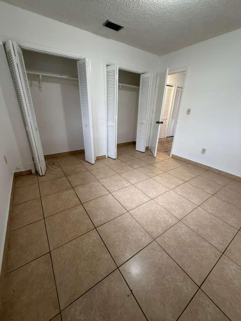 4796 E 10th Avenue Property Photo 4