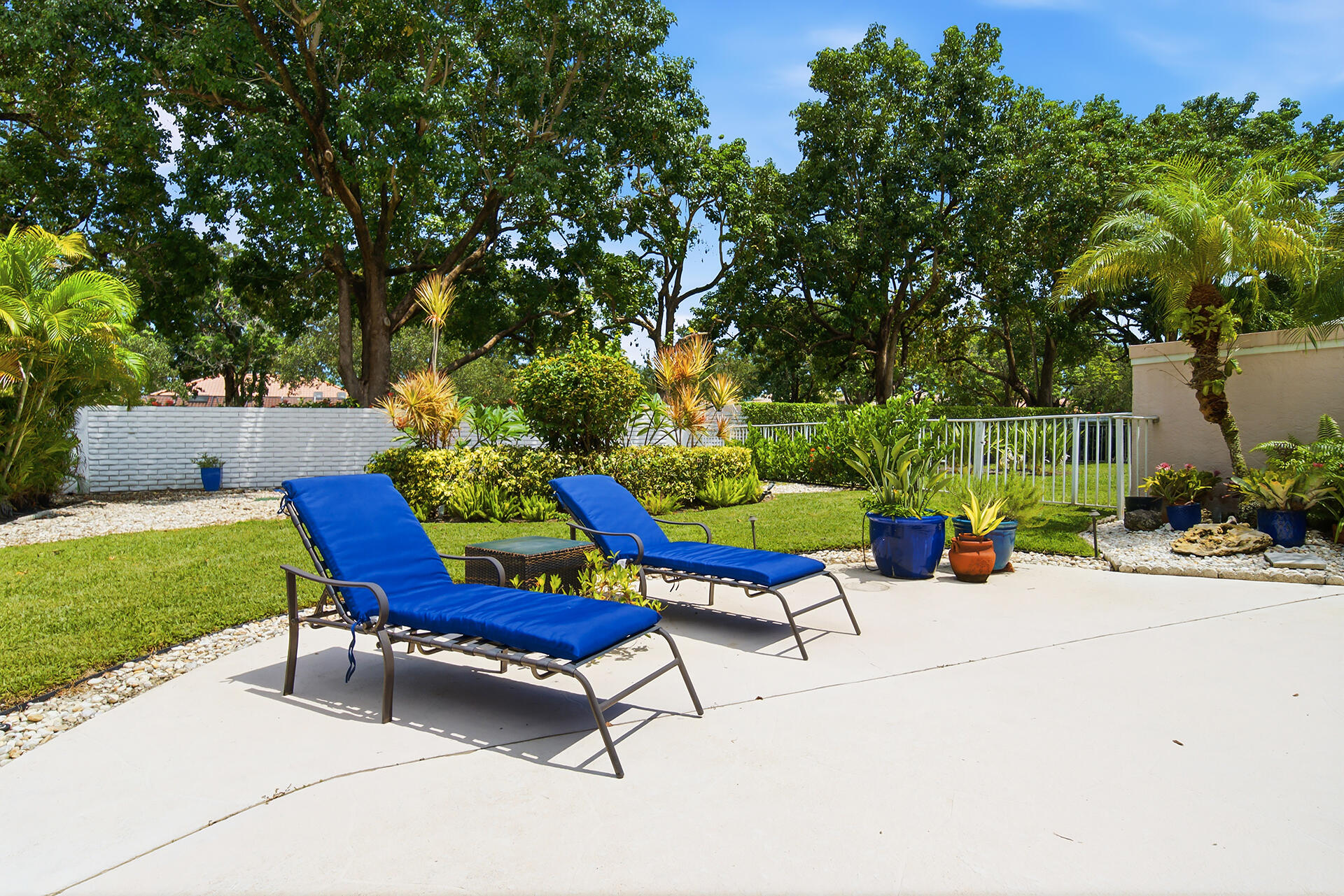 221 Green Point Circle Property Photo 14