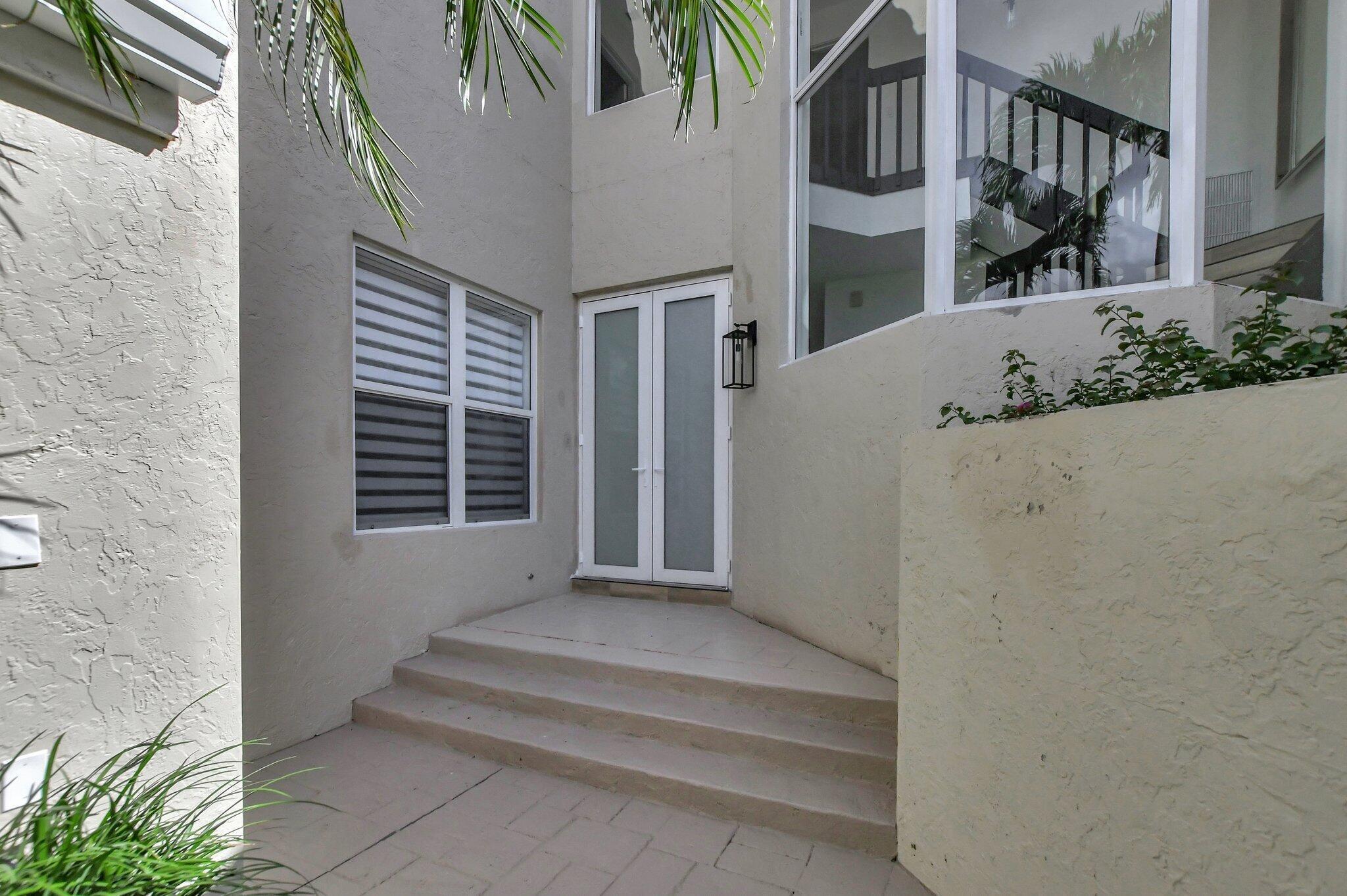 7477 Campo Florido Property Photo 4