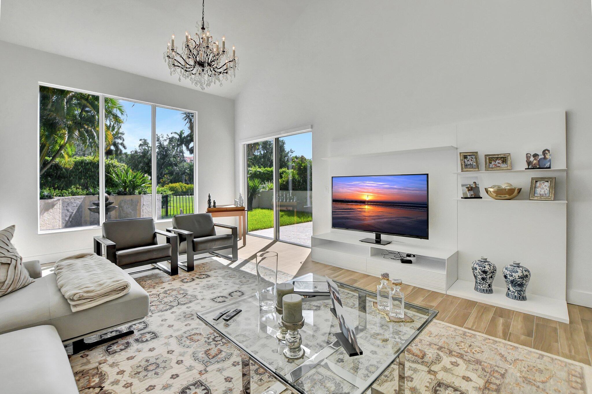 7477 Campo Florido Property Photo 17