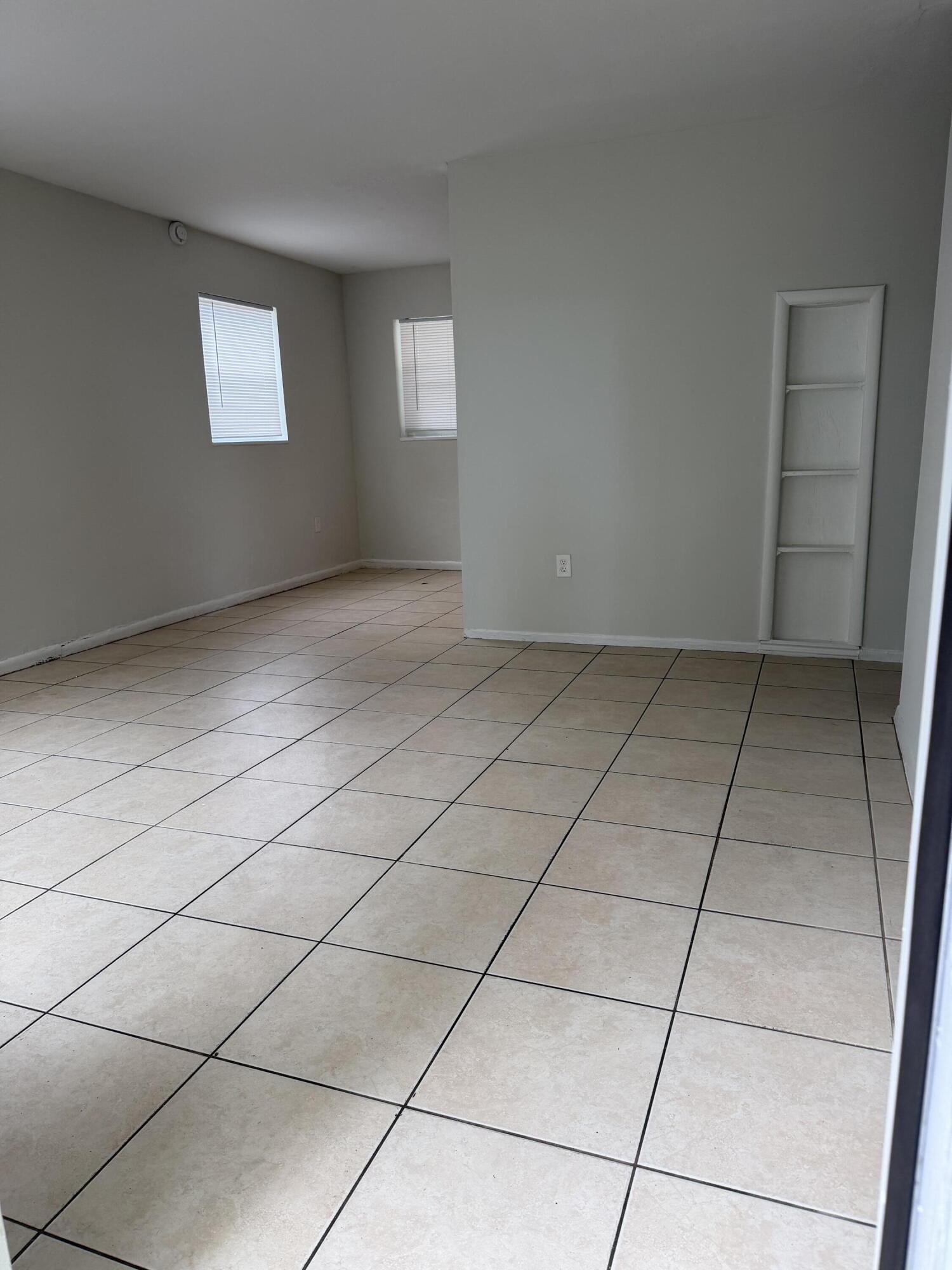 1501 N 70th Way Property Photo 13