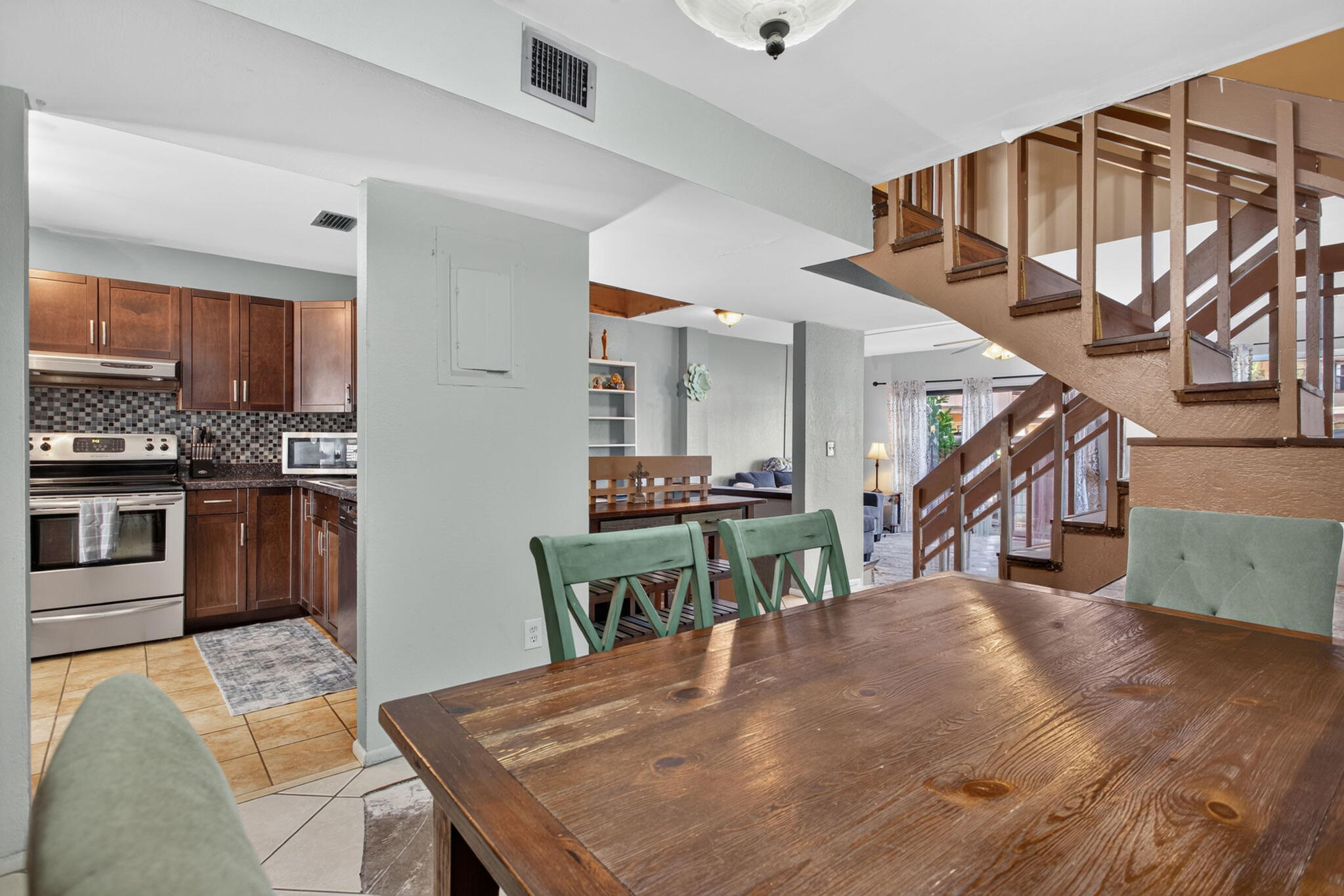 9942 Royal Palm Boulevard Property Photo 14