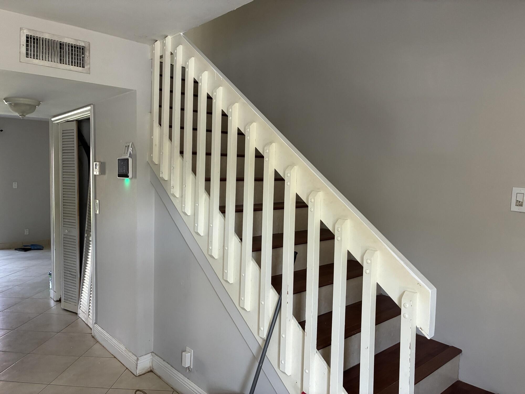 3056 Riverside 1c Property Photo 6