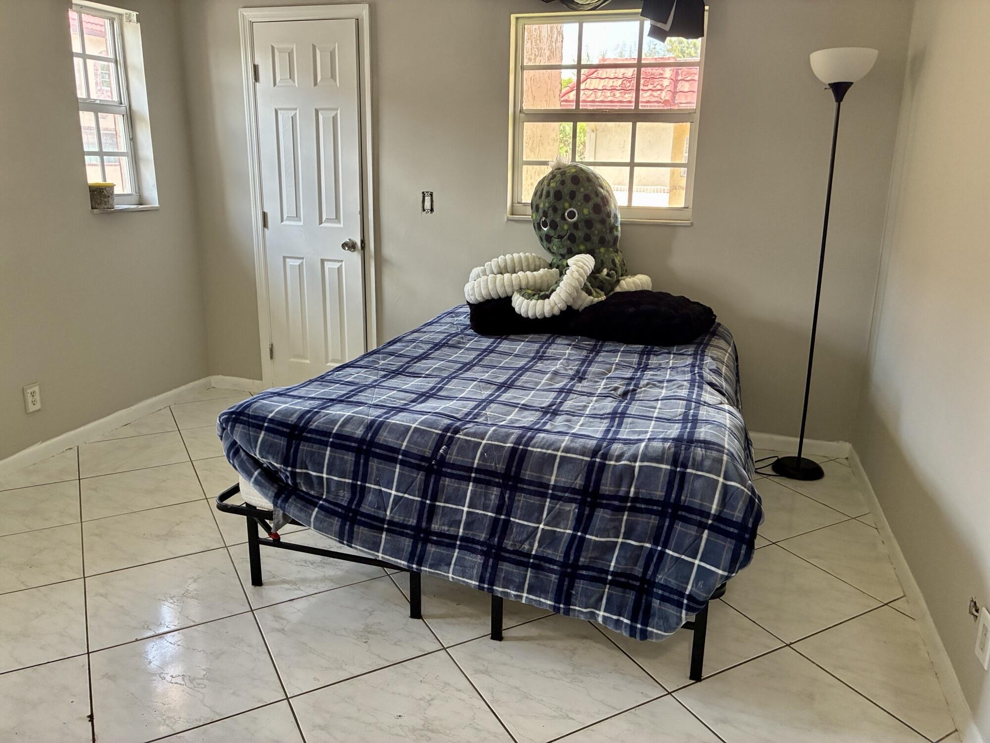 3056 Riverside 1c Property Photo 8