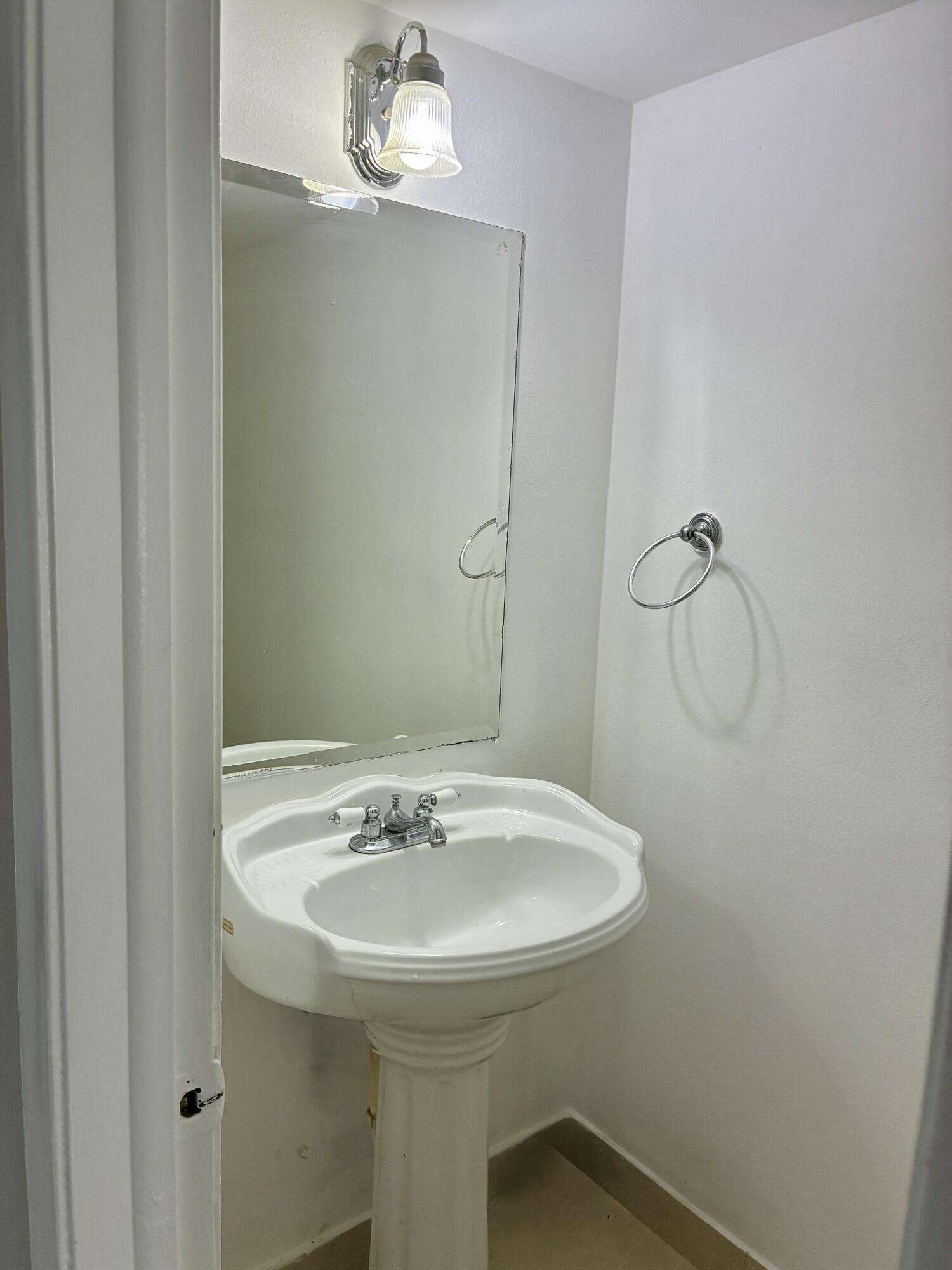 3056 Riverside 1c Property Photo 10