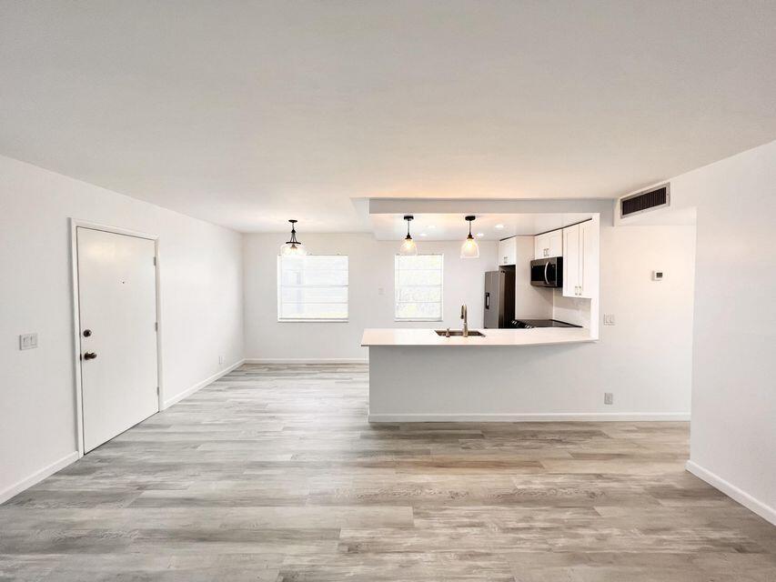 58 Normandy B Property Photo 5
