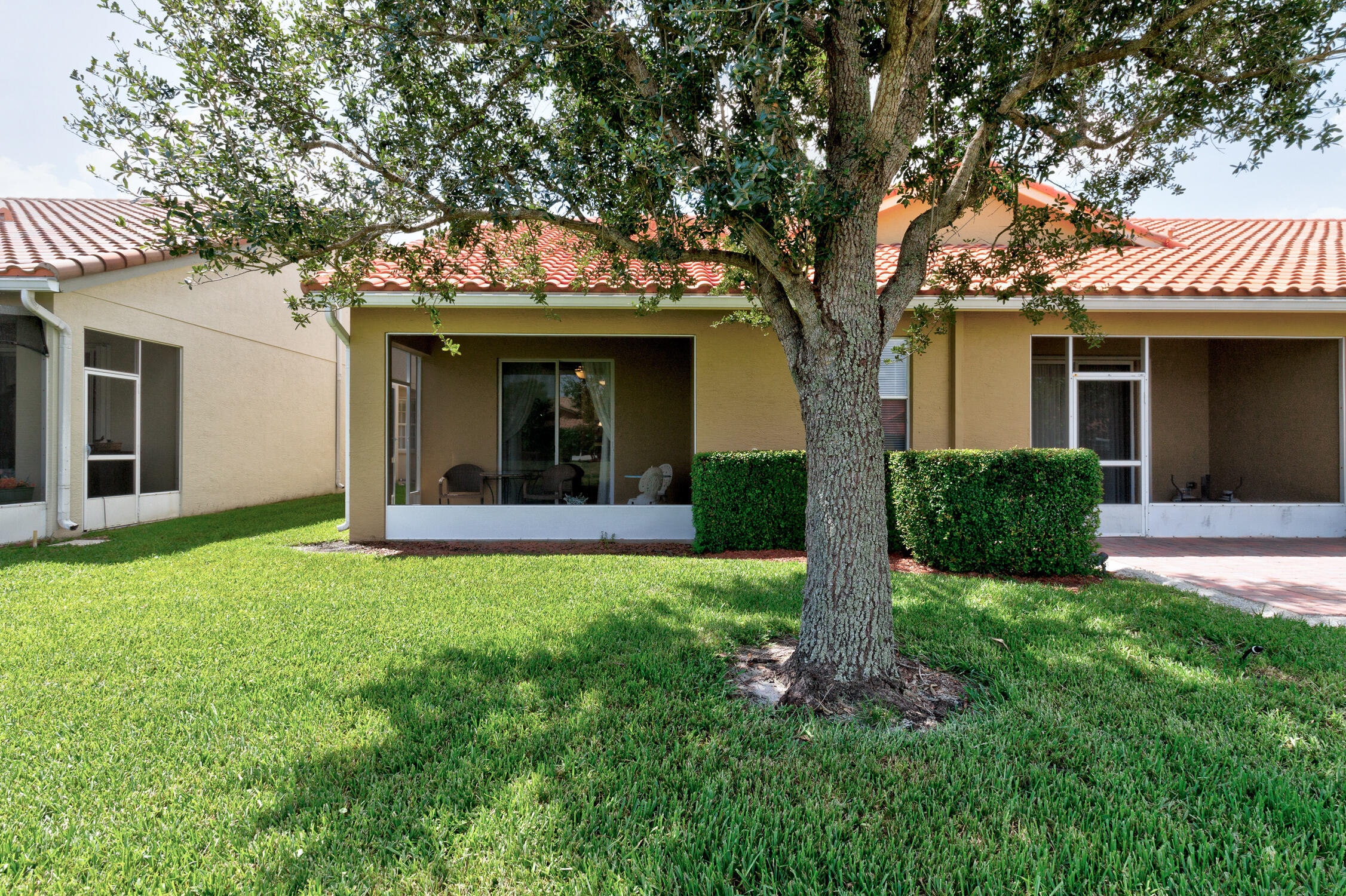 6380 Oxford Circle 104d Property Photo 3