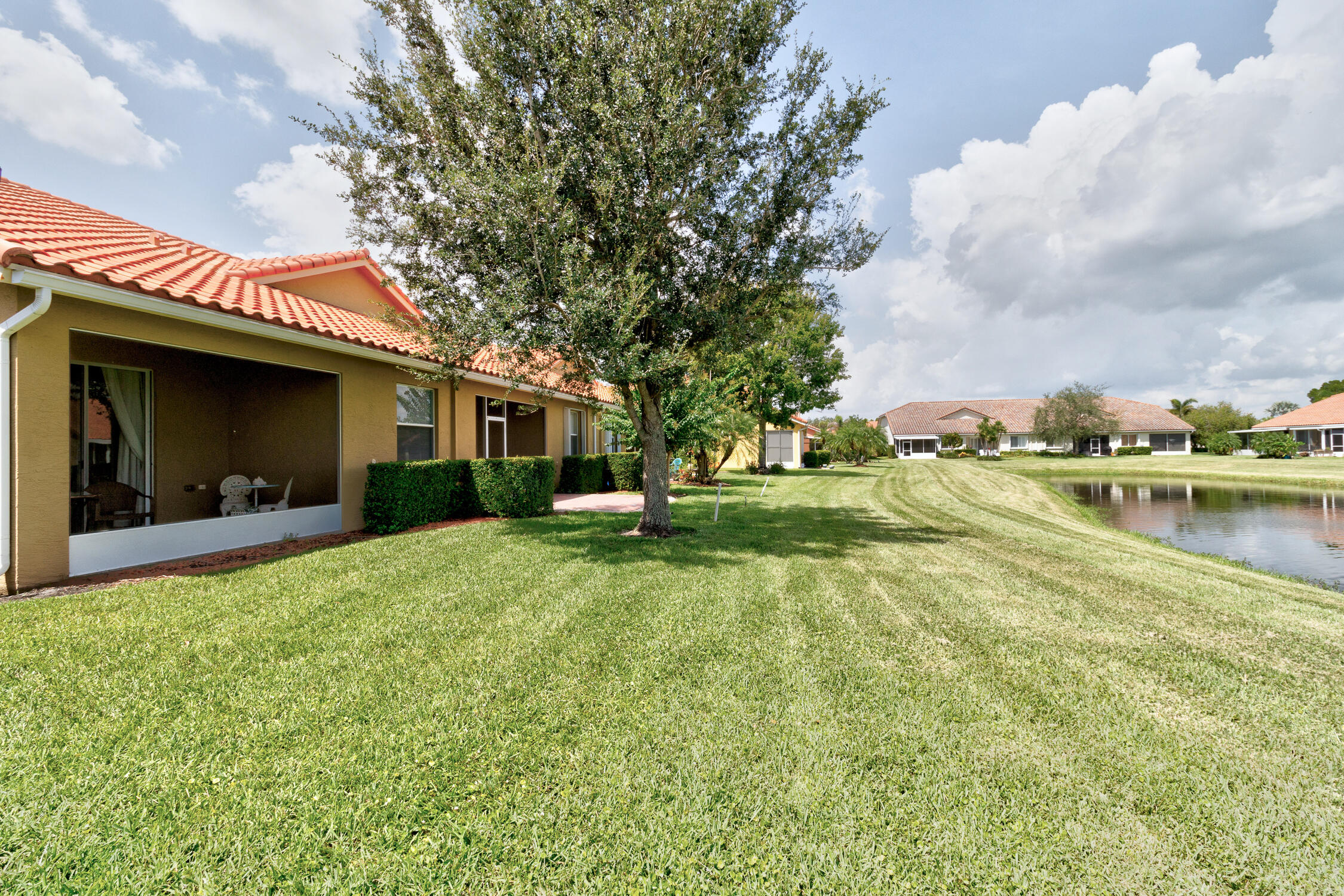 6380 Oxford Circle 104d Property Photo 5