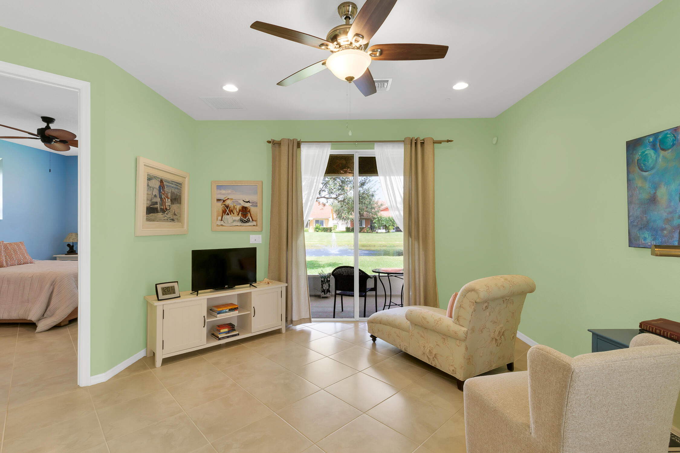 6380 Oxford Circle 104d Property Photo 6