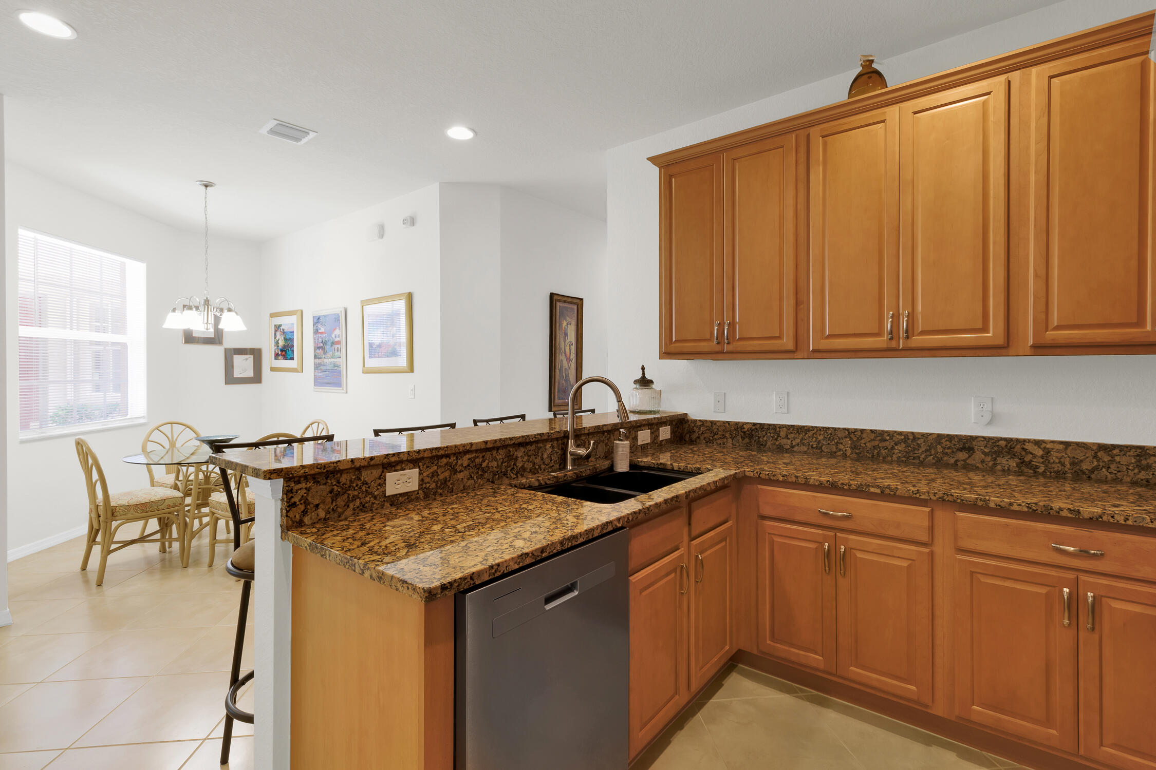 6380 Oxford Circle 104d Property Photo 13