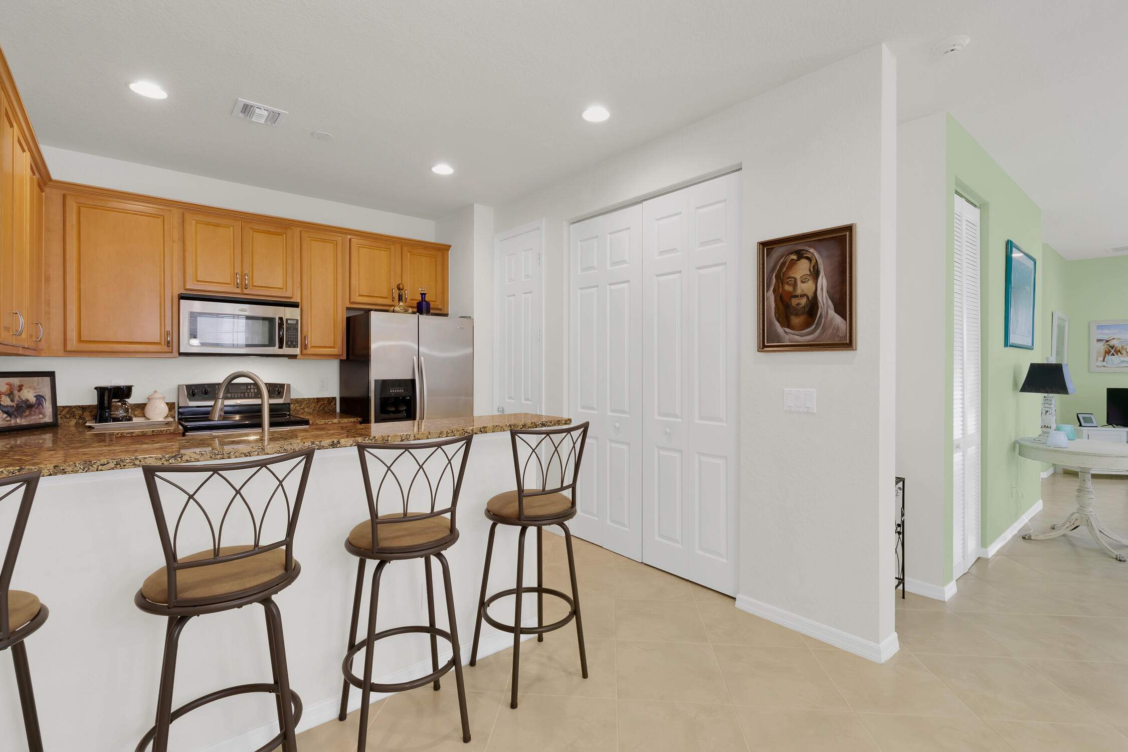 6380 Oxford Circle 104d Property Photo 14