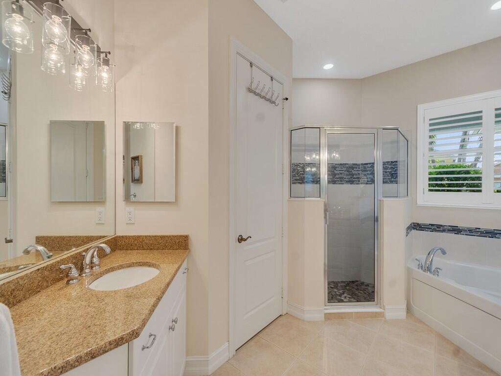 4555 Bridgepointe Way 126 Property Photo 23