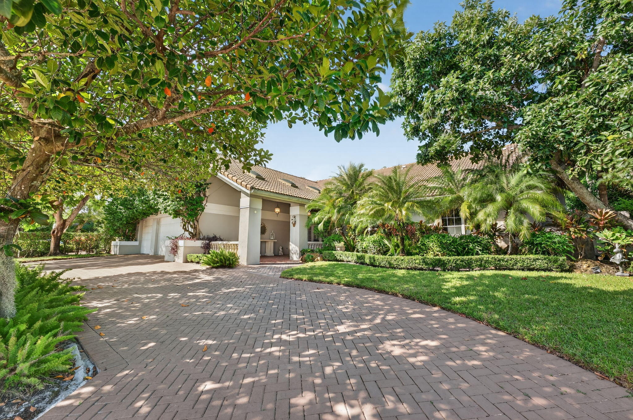 7205 MANDARIN Drive