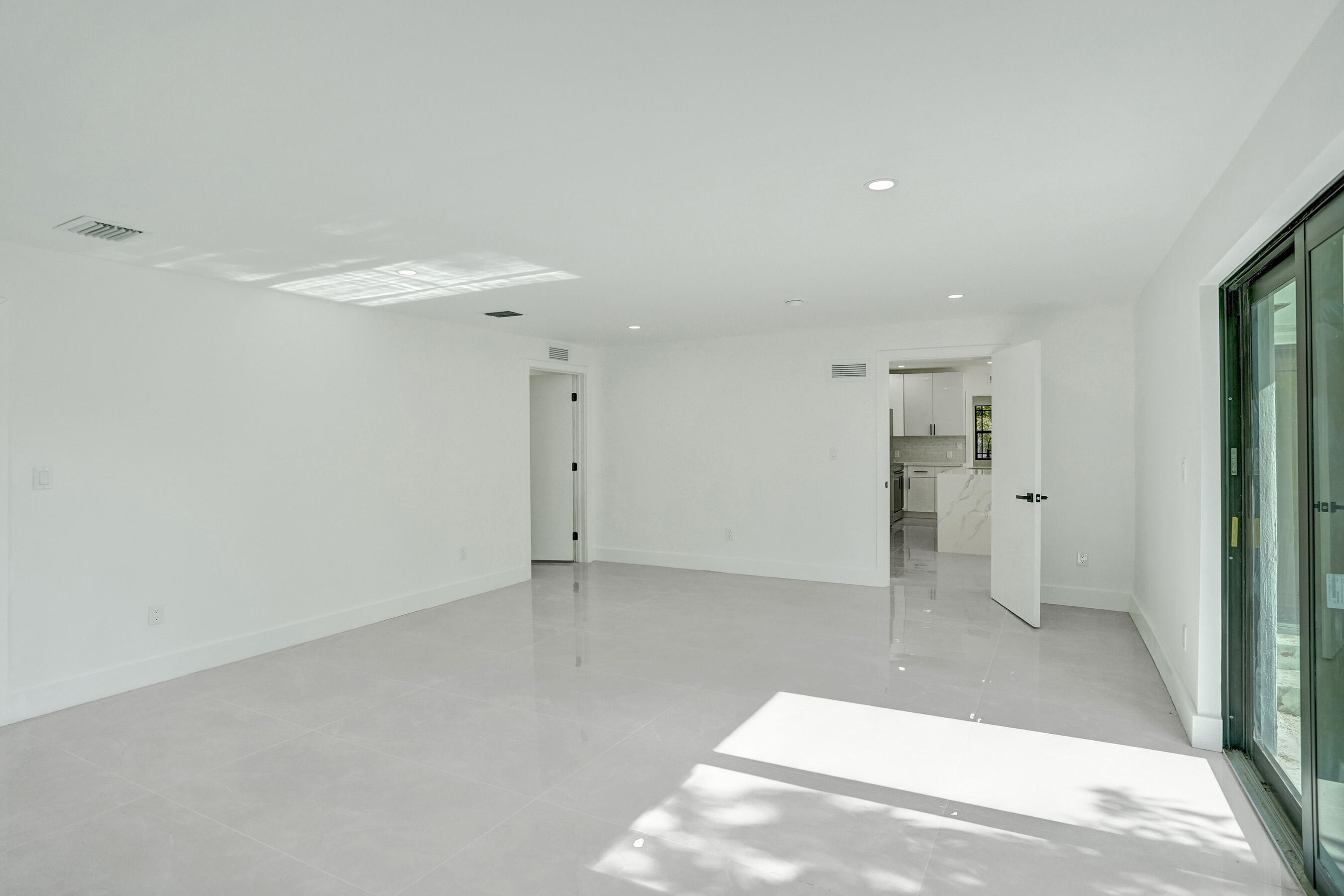 3234 Taft Street Property Photo 43