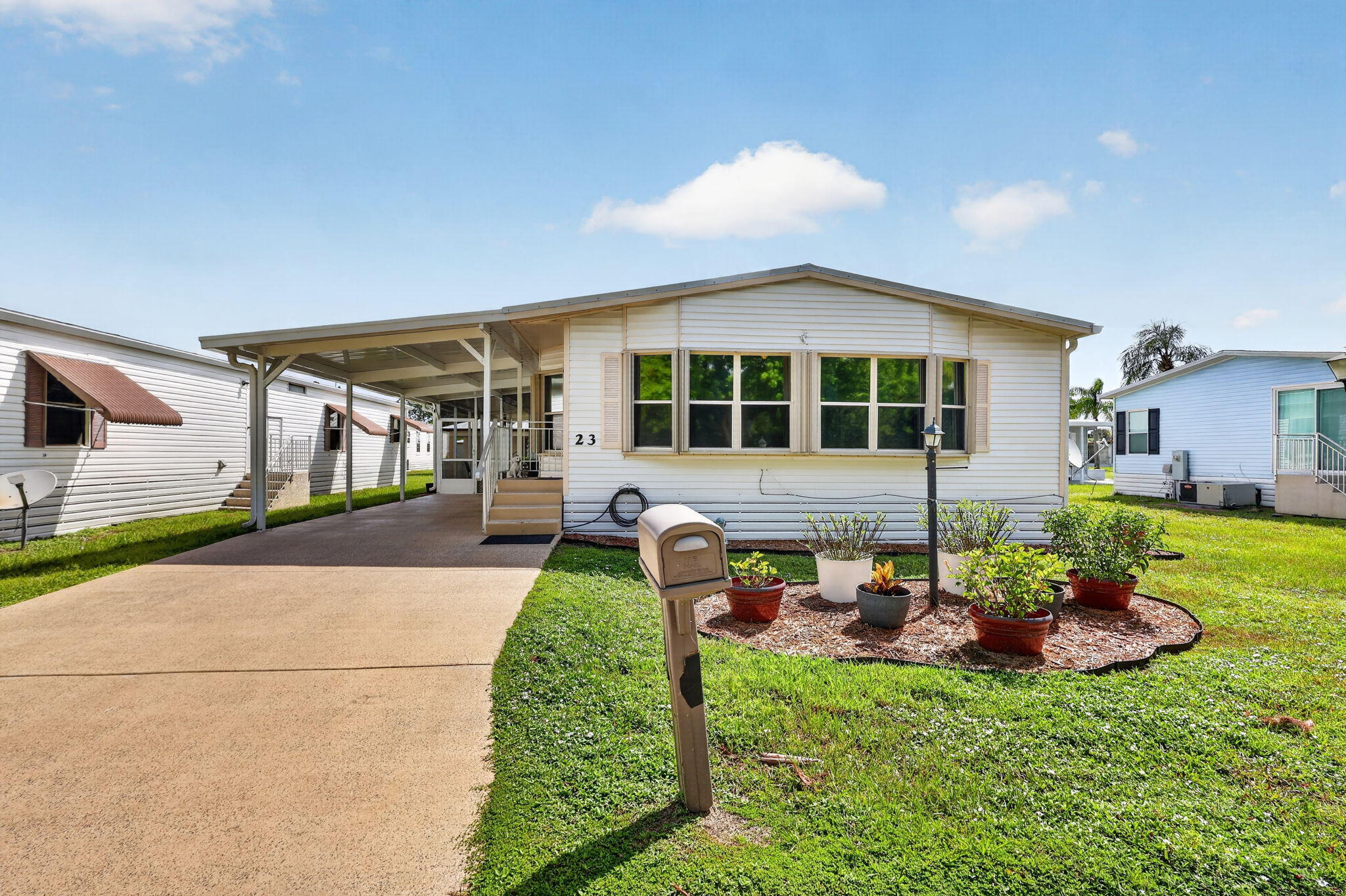 23 Mediterranean Boulevard W Property Photo 1
