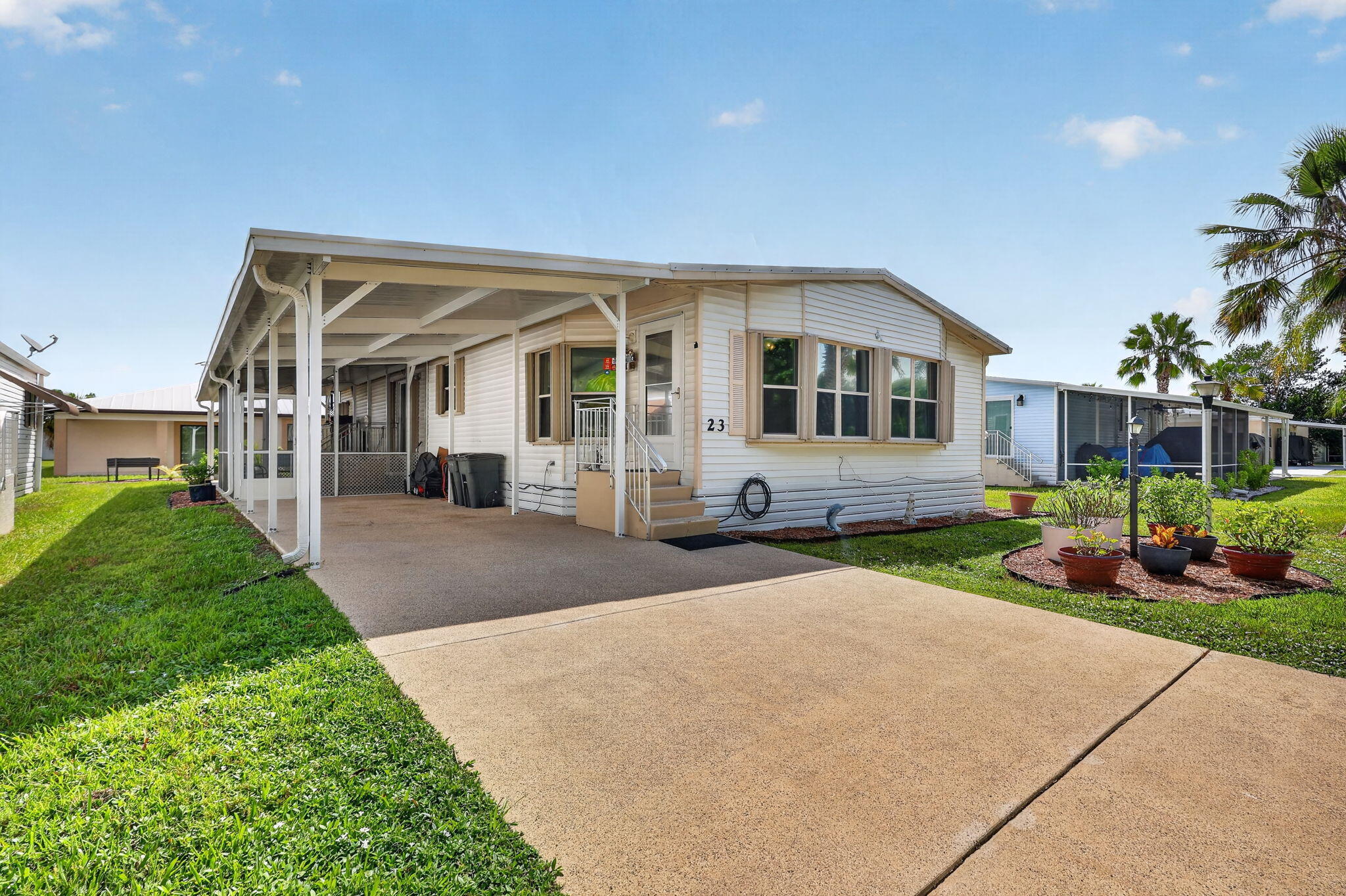 23 Mediterranean Boulevard W Property Photo 2