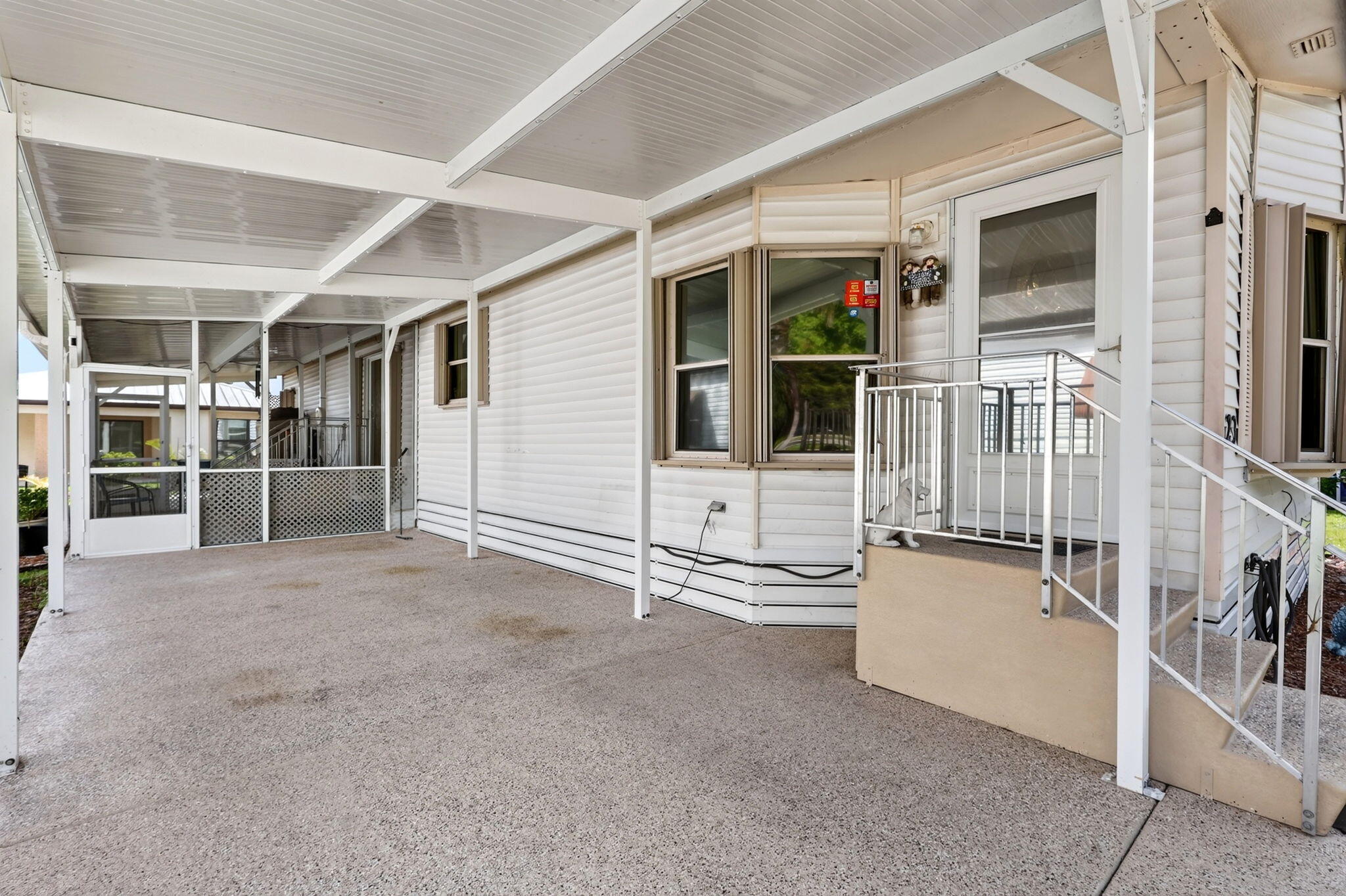 23 Mediterranean Boulevard W Property Photo 4