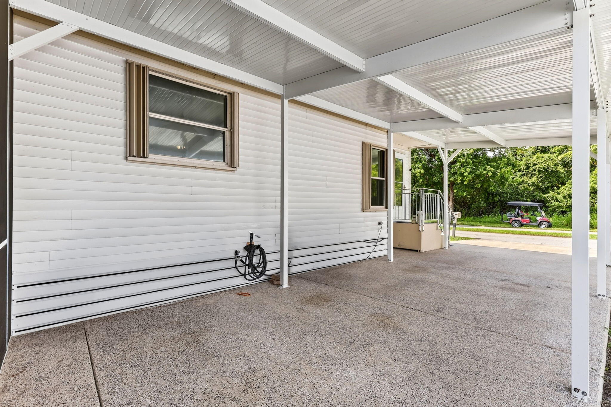 23 Mediterranean Boulevard W Property Photo 6
