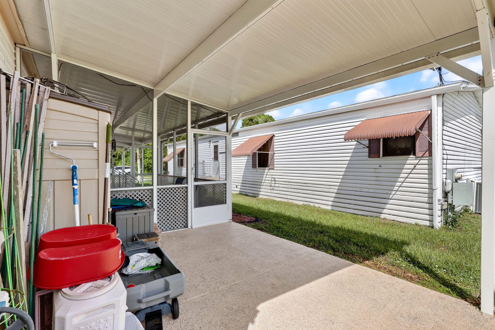 23 Mediterranean Boulevard W Property Photo 45
