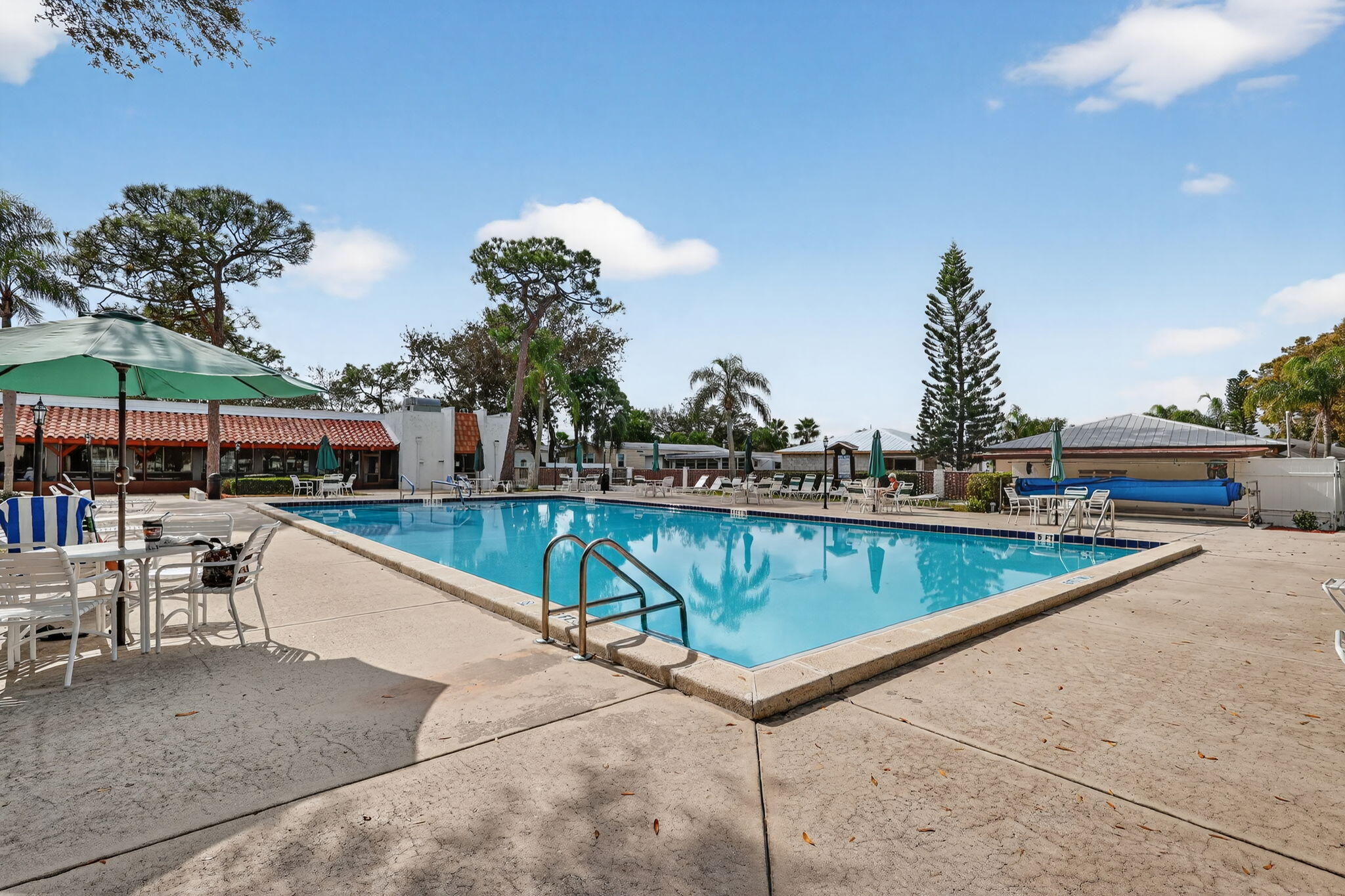 23 Mediterranean Boulevard W Property Photo 56
