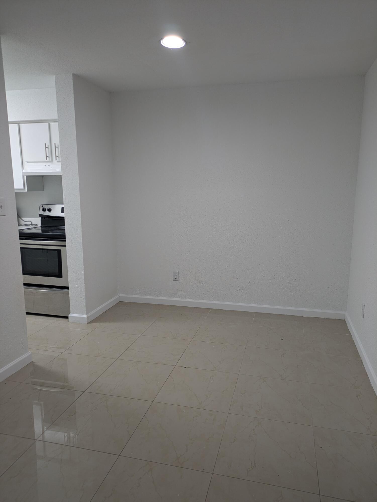 733 Riverside Drive 1214 Property Photo 6