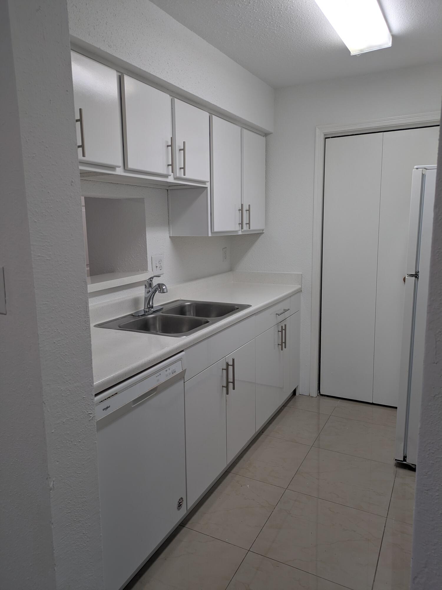 733 Riverside Drive 1214 Property Photo 11