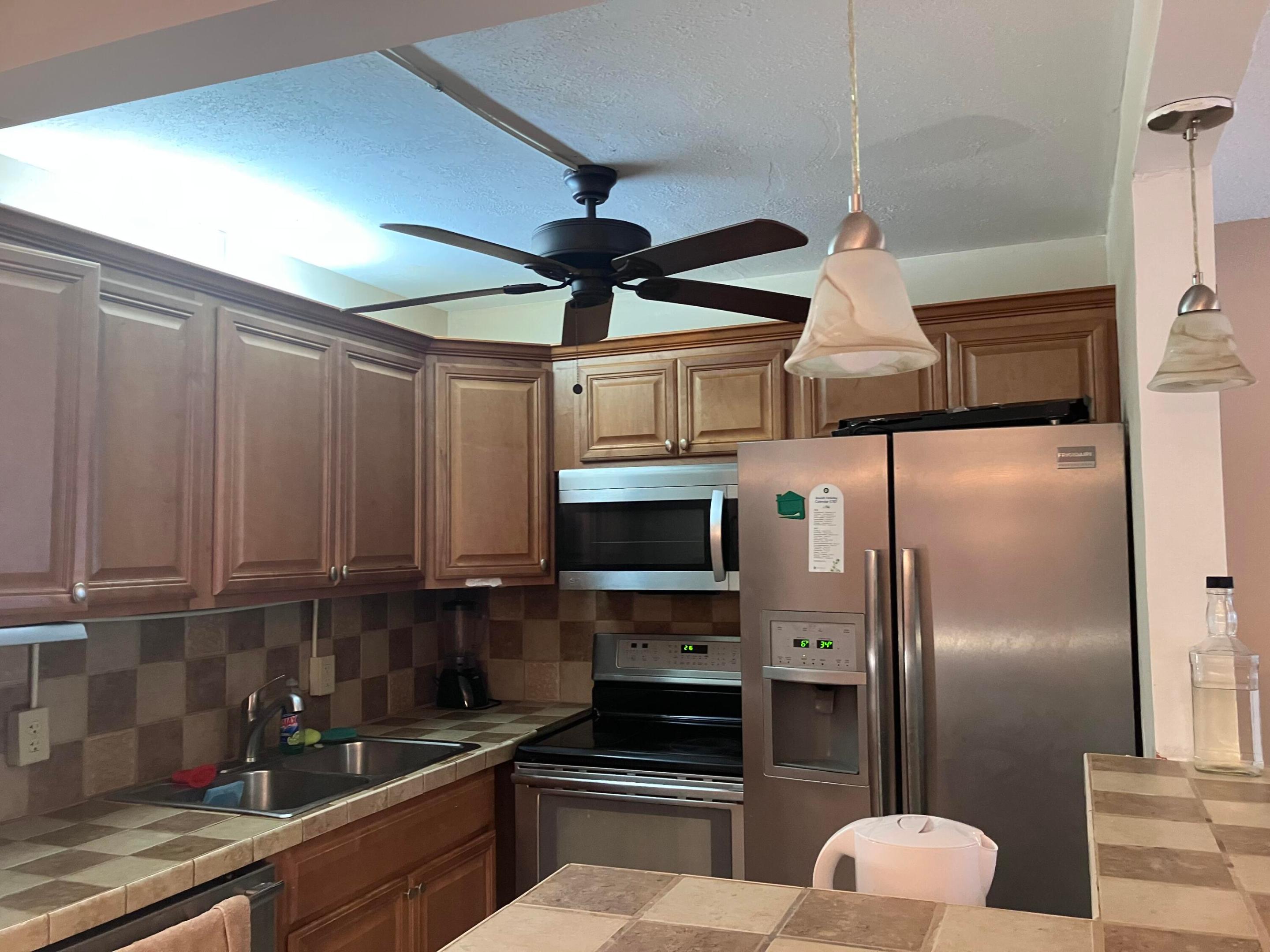 275 Windsor L Property Photo 12