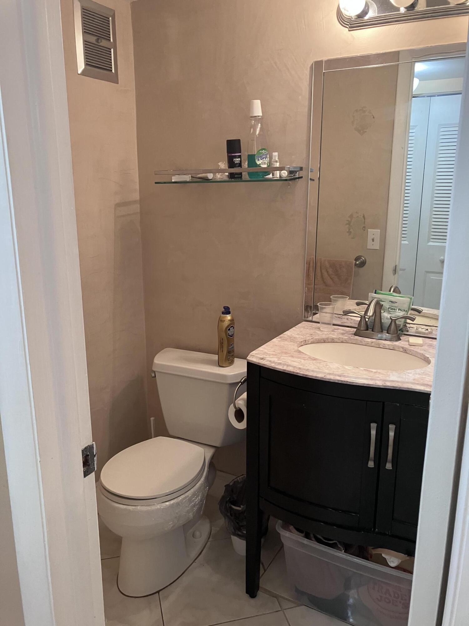 275 Windsor L Property Photo 18
