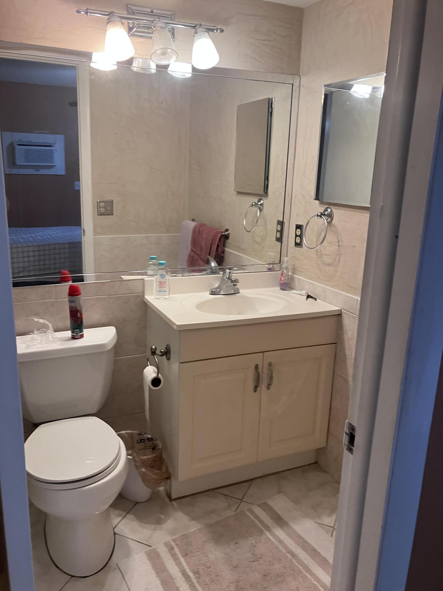 275 Windsor L Property Photo 23