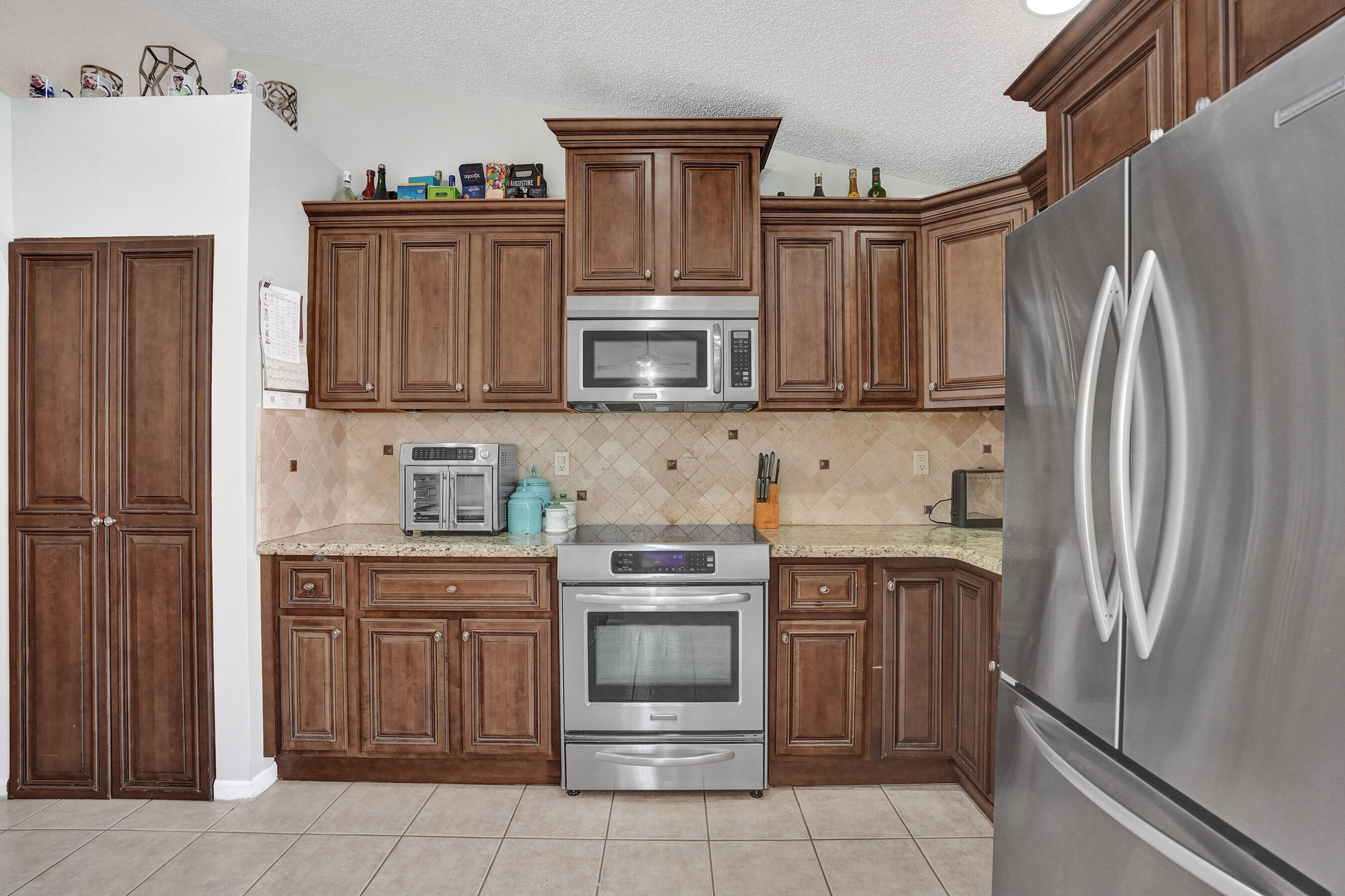 7572 Parkside Lane Property Photo 10