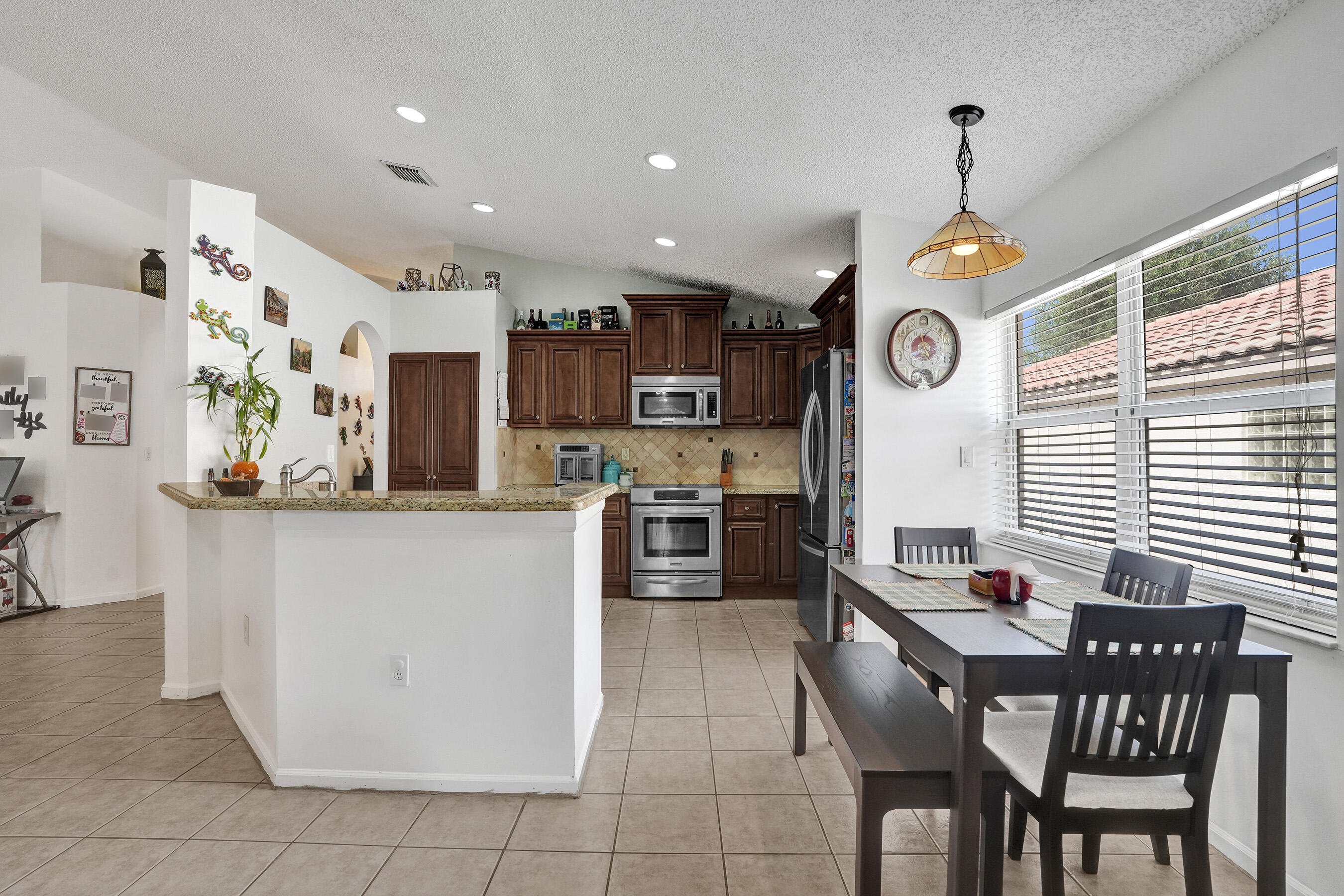 7572 Parkside Lane Property Photo 14