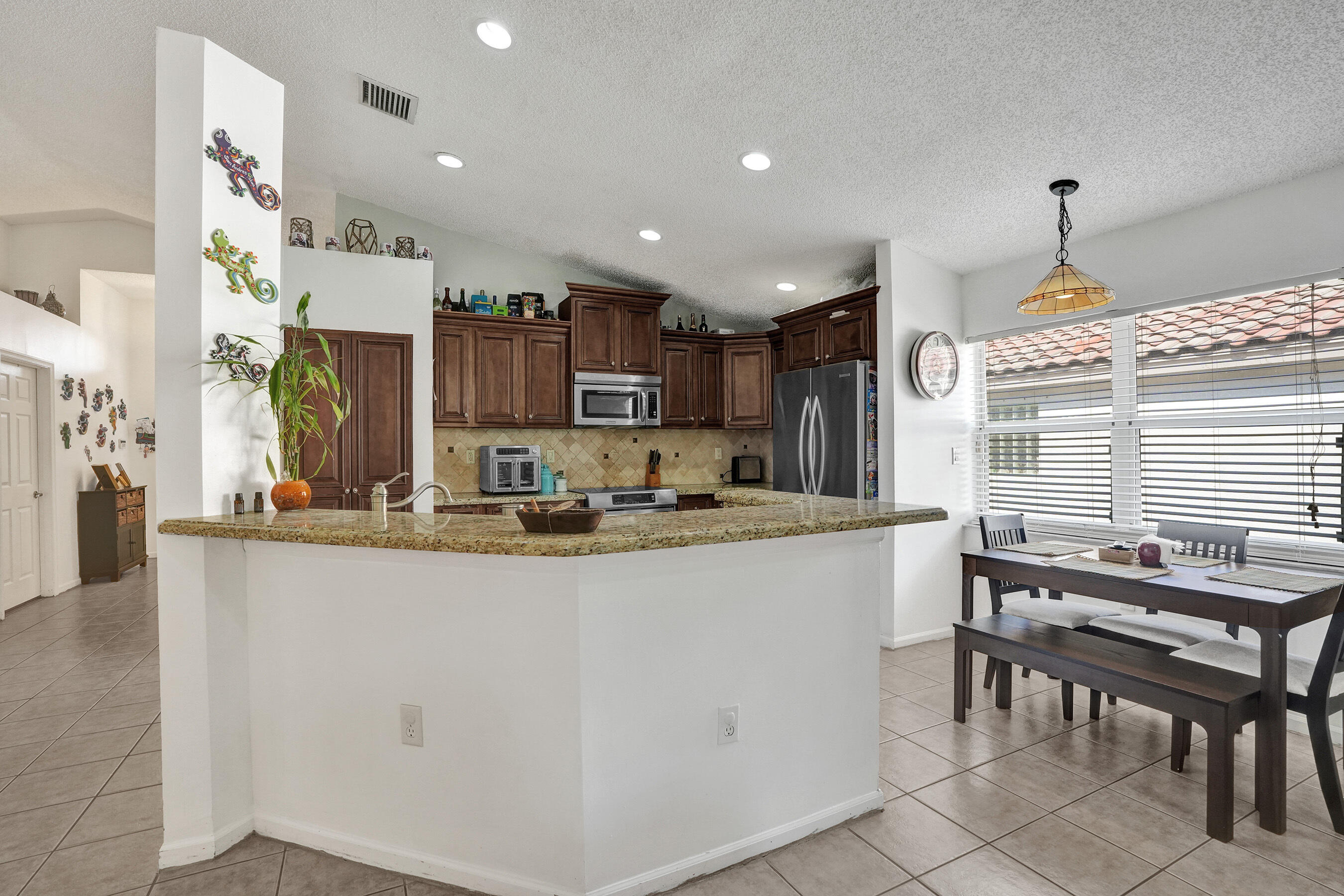 7572 Parkside Lane Property Photo 16