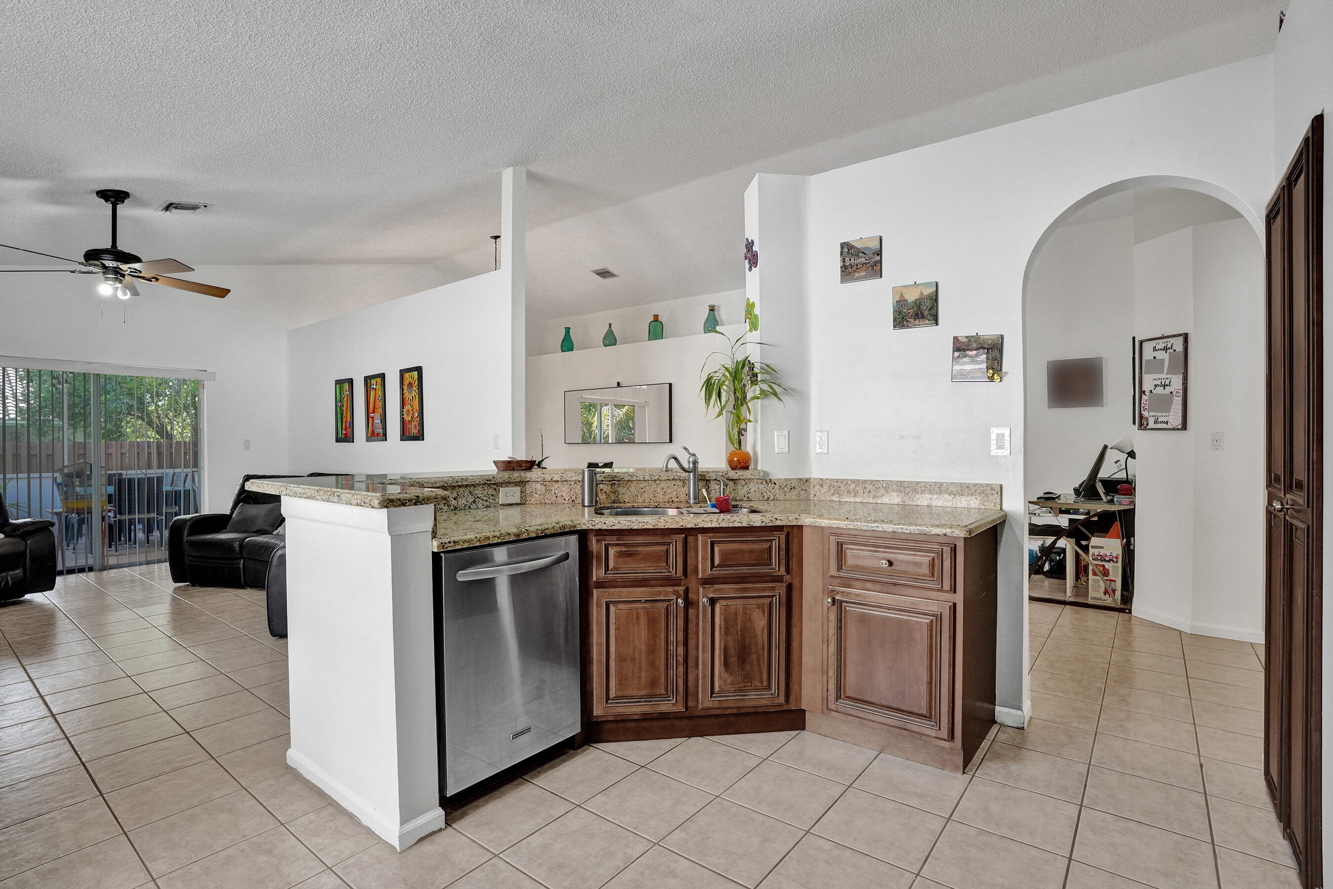 7572 Parkside Lane Property Photo 17