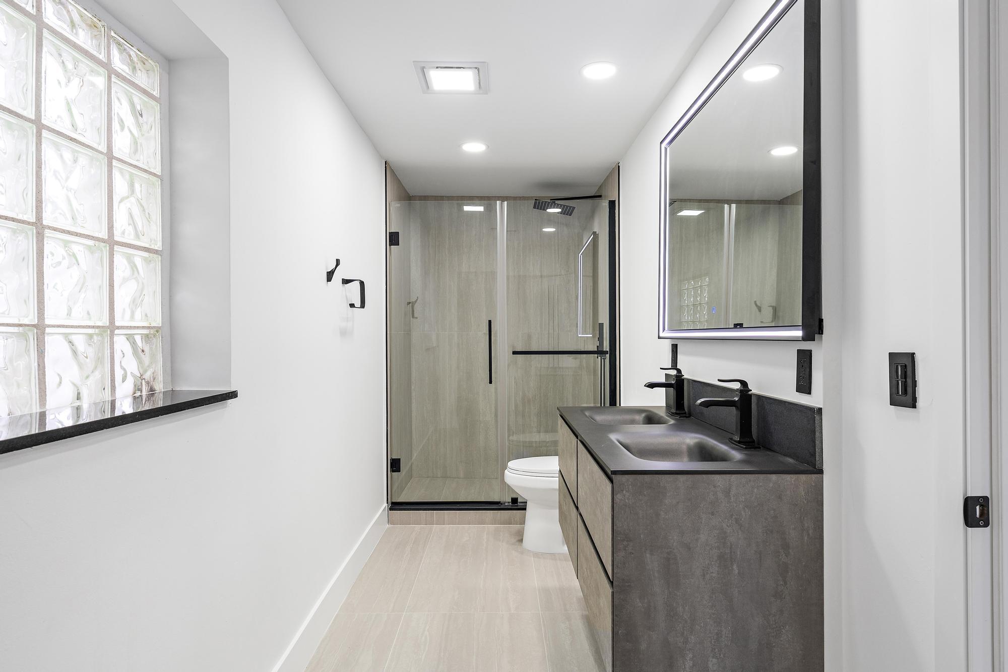 360 Saturn Avenue Property Photo 18