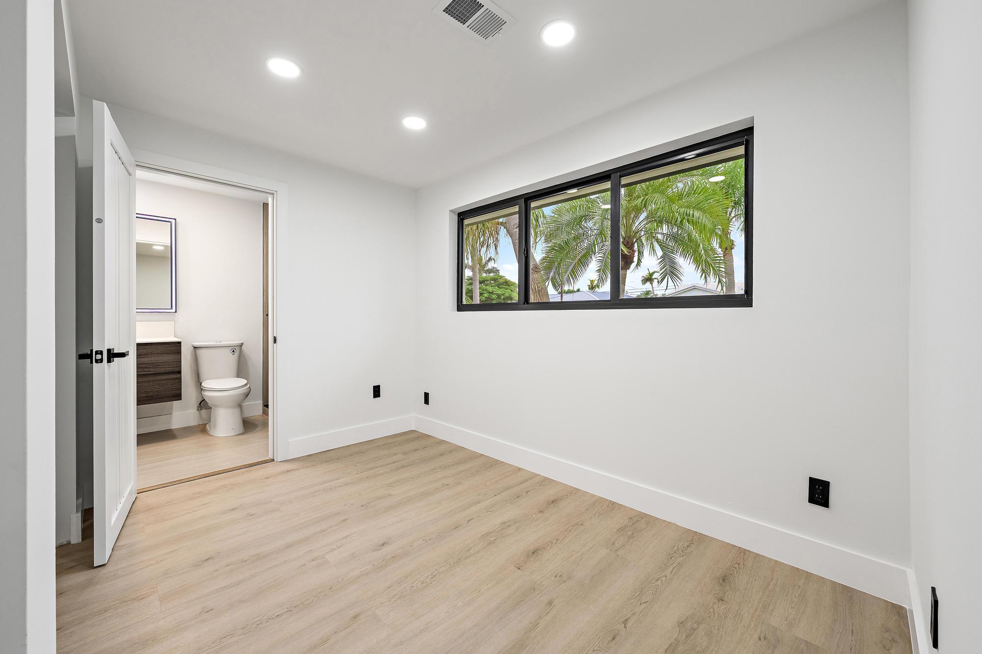 360 Saturn Avenue Property Photo 19