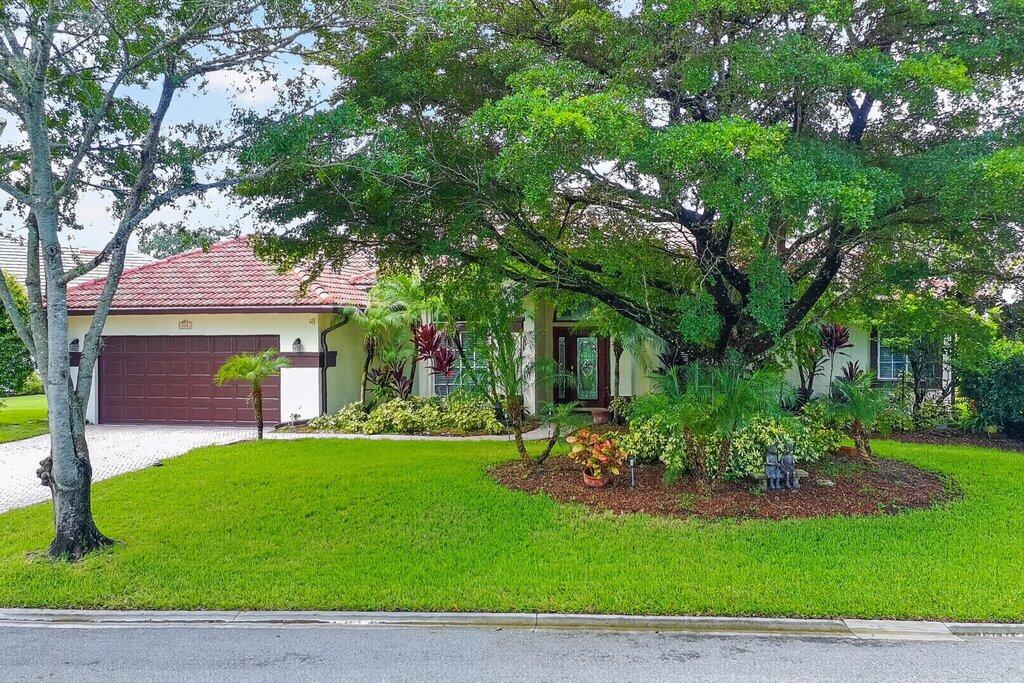 913 Sw Lighthouse Drive Property Photo 1