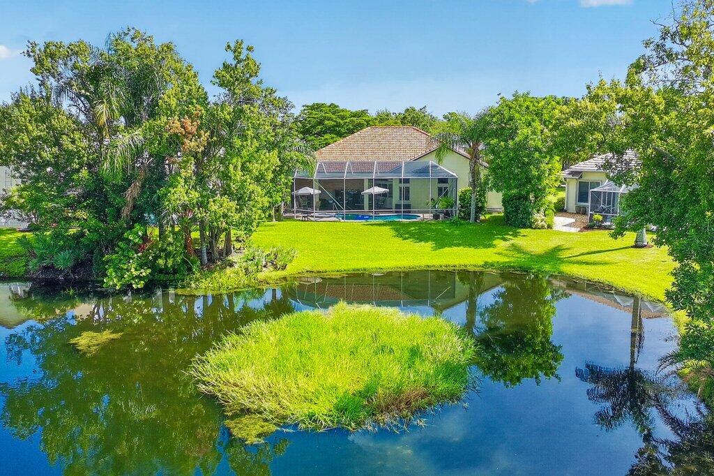 913 Sw Lighthouse Drive Property Photo 3
