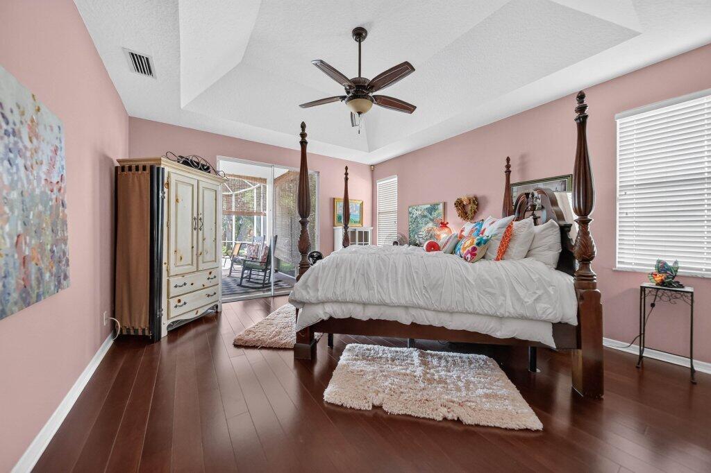 913 Sw Lighthouse Drive Property Photo 14