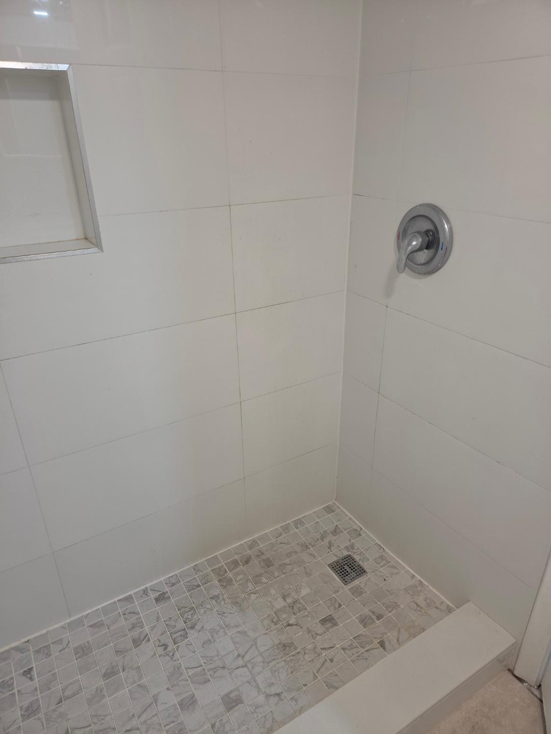 2401 Riverside Drive 306-b Property Photo 5