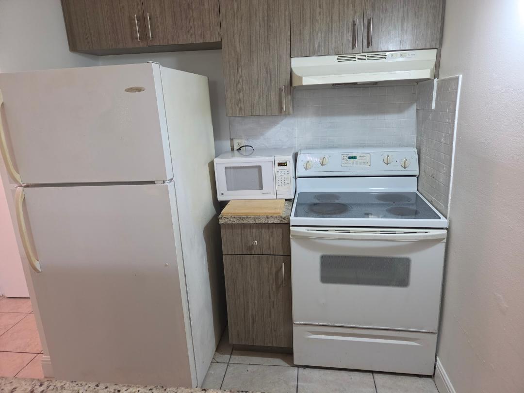 2401 Riverside Drive 306-b Property Photo 8