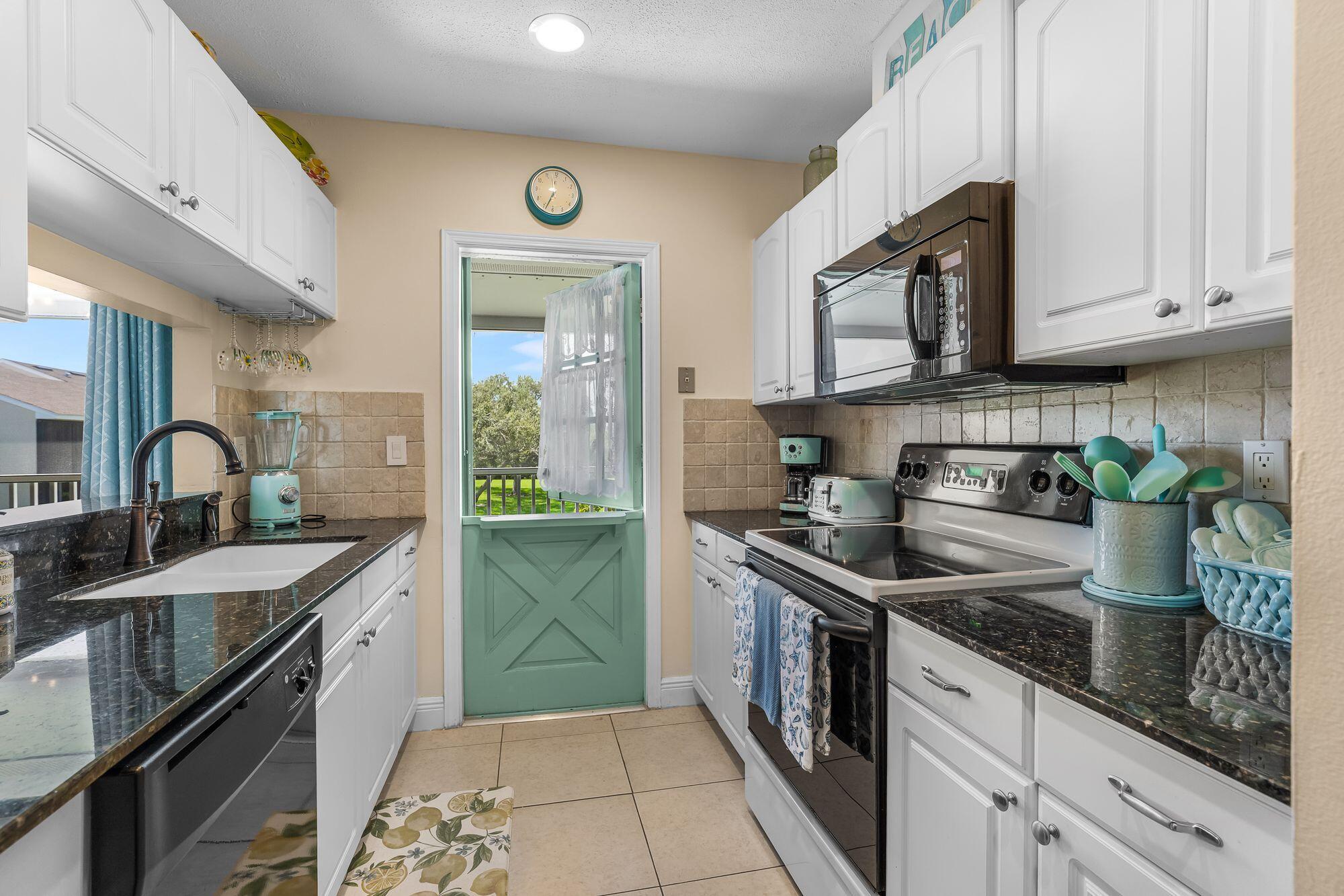 3209 S Lakeview Circle 8202 Property Photo 11